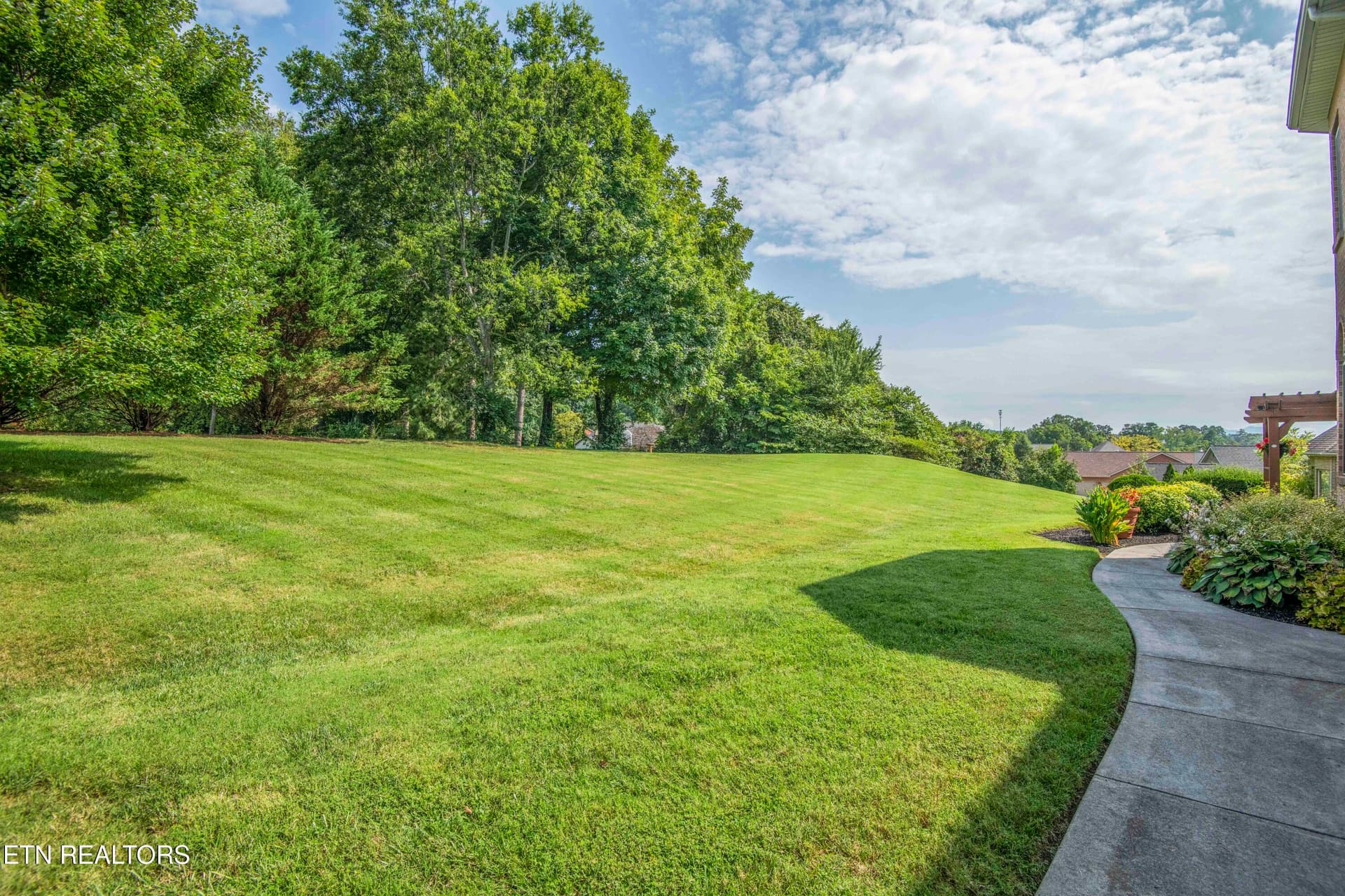 yard 8_1 - 5321 Endicott Ridge Lane, Knoxville, TN 37918