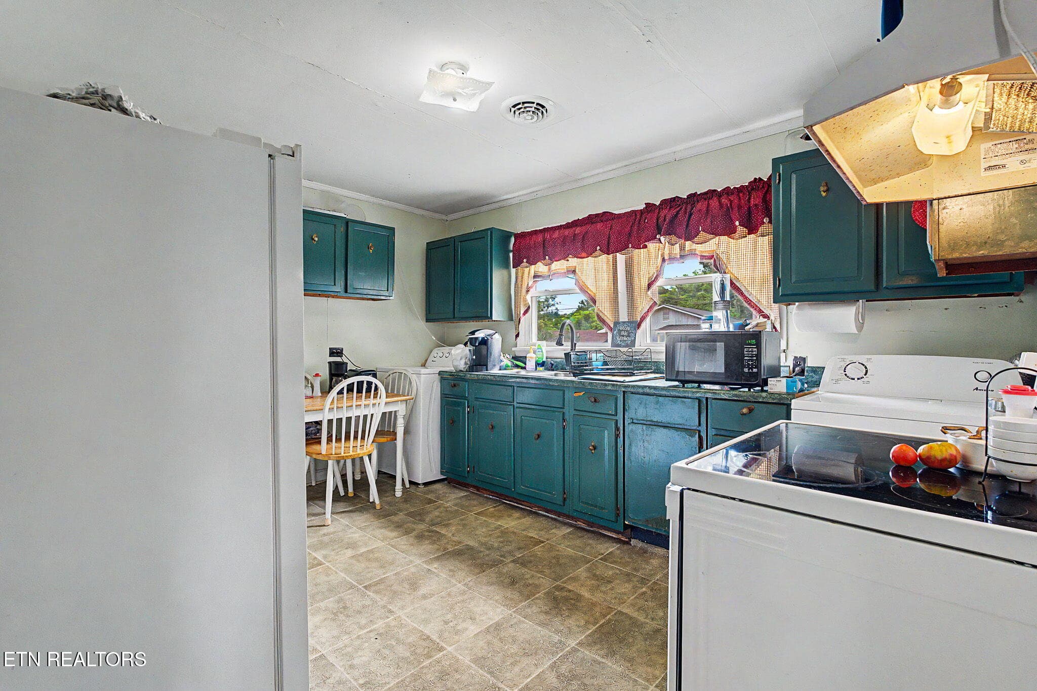 1-web-or-mls-1009-minton-pl - 1009 Minton Place, Kingsport, TN 37660