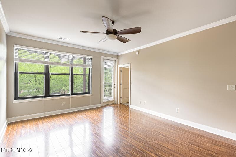 007--SMALL - 445 W Blount Ave 303, Knoxville, TN 37920, Knoxville