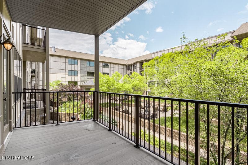 009--SMALL - 445 W Blount Ave 303, Knoxville, TN 37920, Knoxville