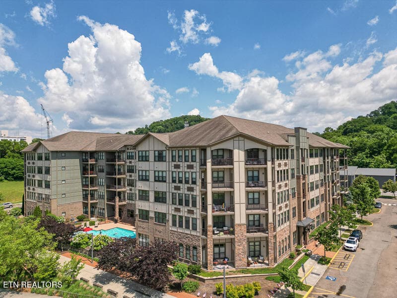 027--SMALL - 445 W Blount Ave 303, Knoxville, TN 37920, Knoxville