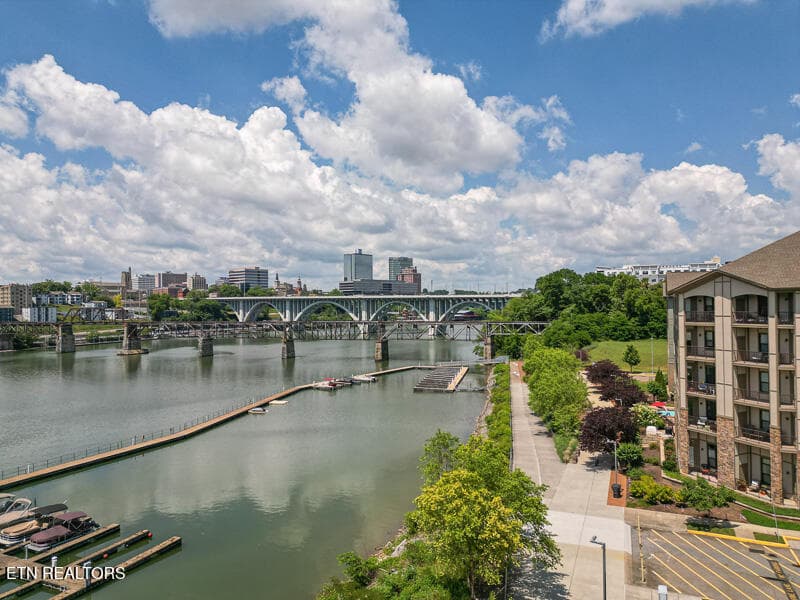 032--SMALL - 445 W Blount Ave 303, Knoxville, TN 37920, Knoxville