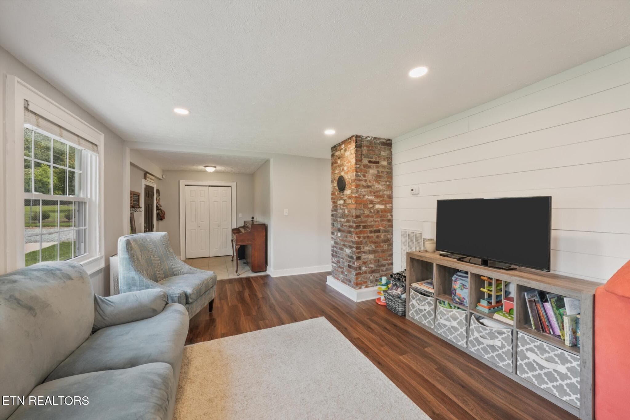 6411-bob-varner-rd-knoxville-tn-shiplap- - 6411 Bob Varner Rd, Knoxville, TN 37918