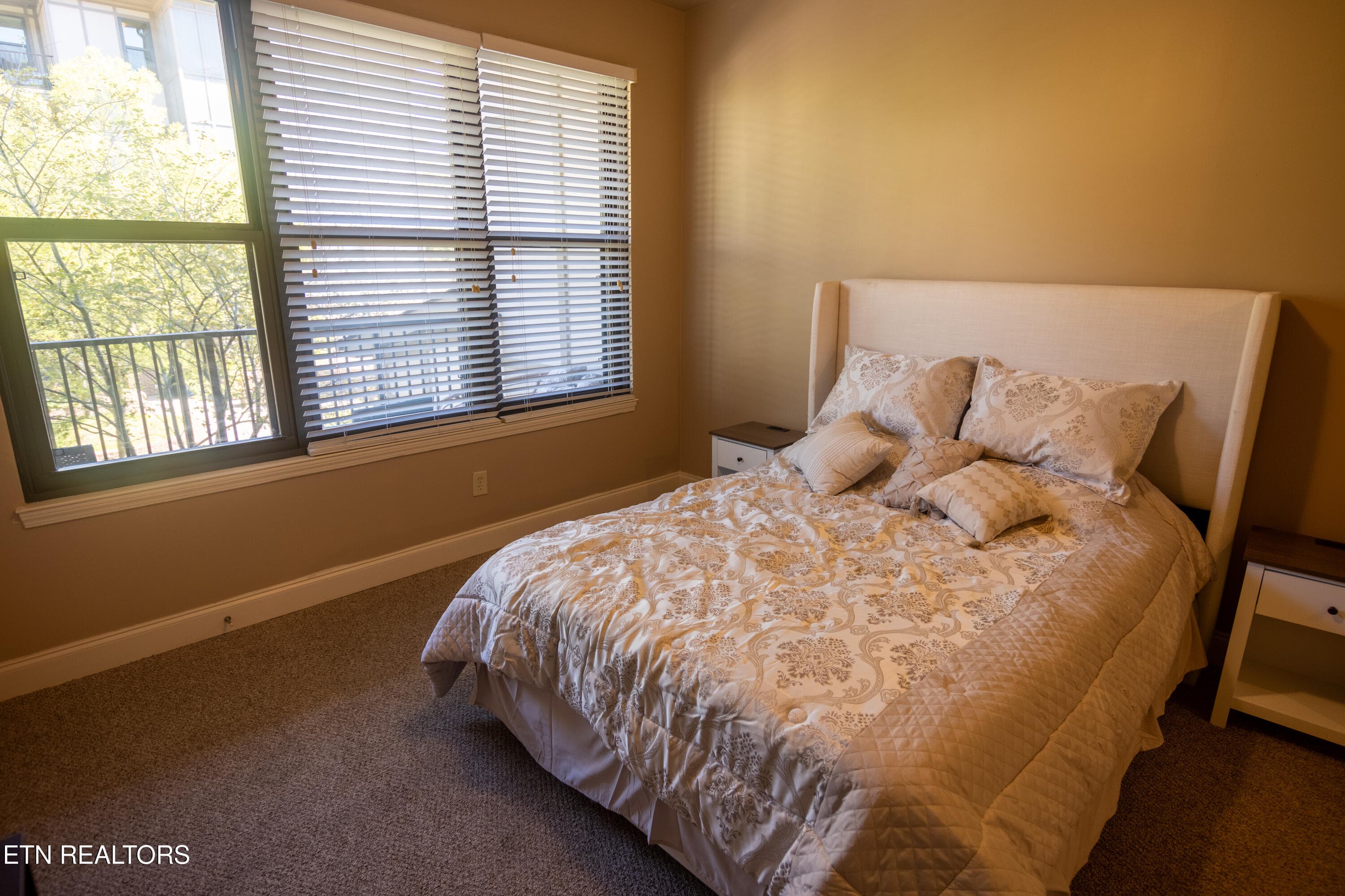 IMG_6528-HDR - 445 W Blount Ave 303, Knoxville, TN 37920, Knoxville