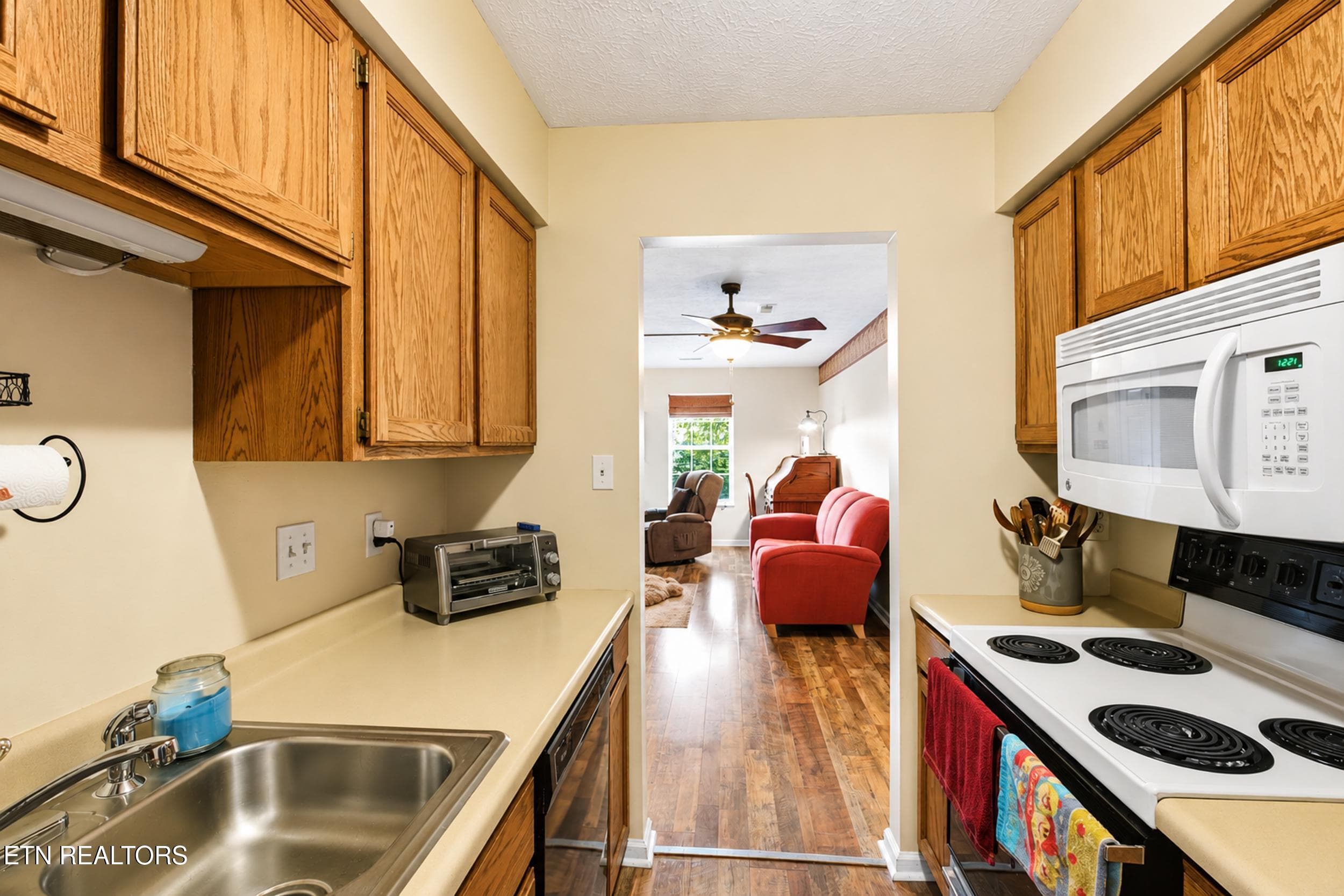 Kitchen - 6931 Kings Crossing Way, Knoxville, TN 37918, Knoxville