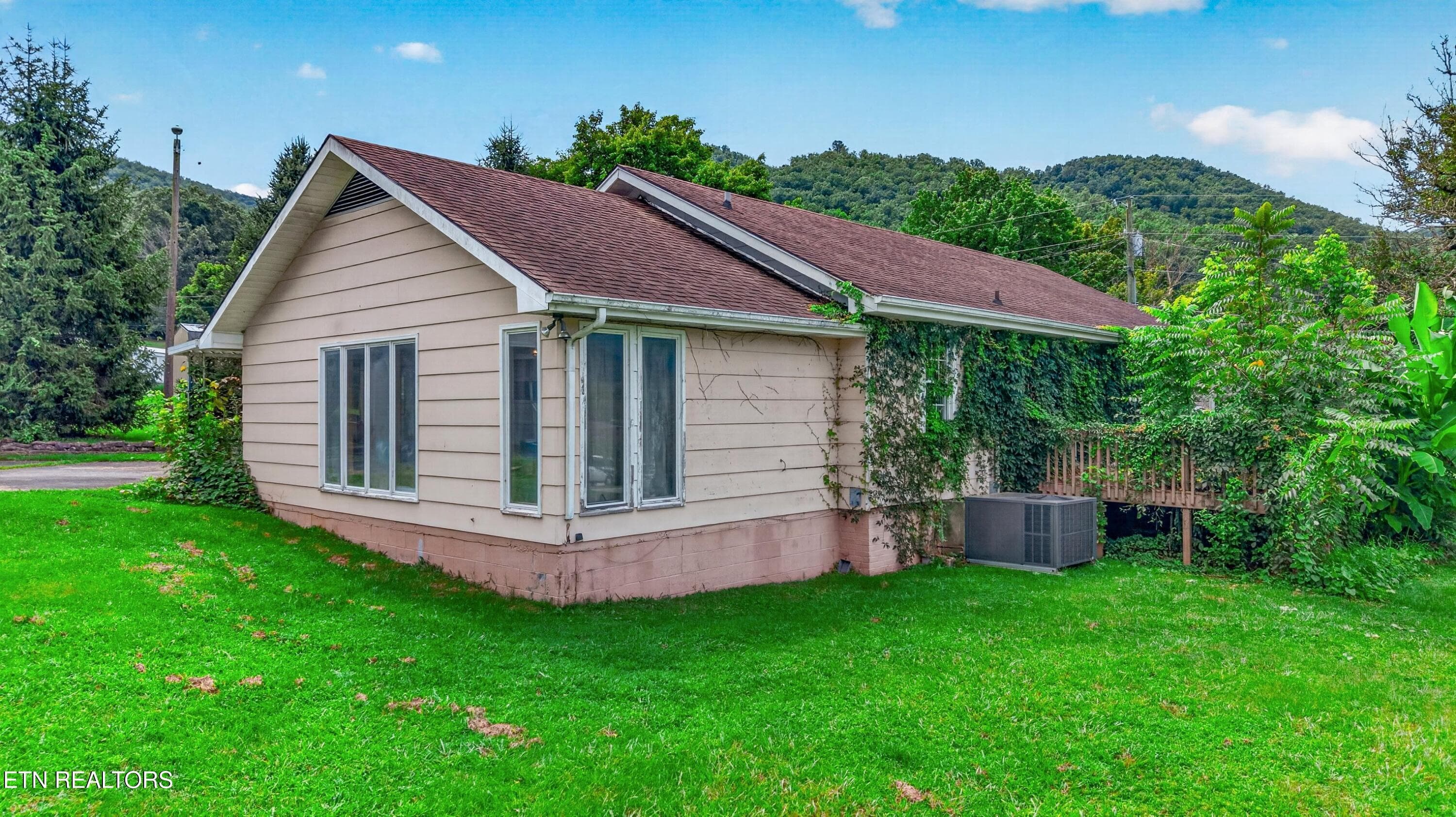 004-126JeffersonStreet-Erwin-TN-37650-SM - 126 Jefferson St, Erwin, TN 37650