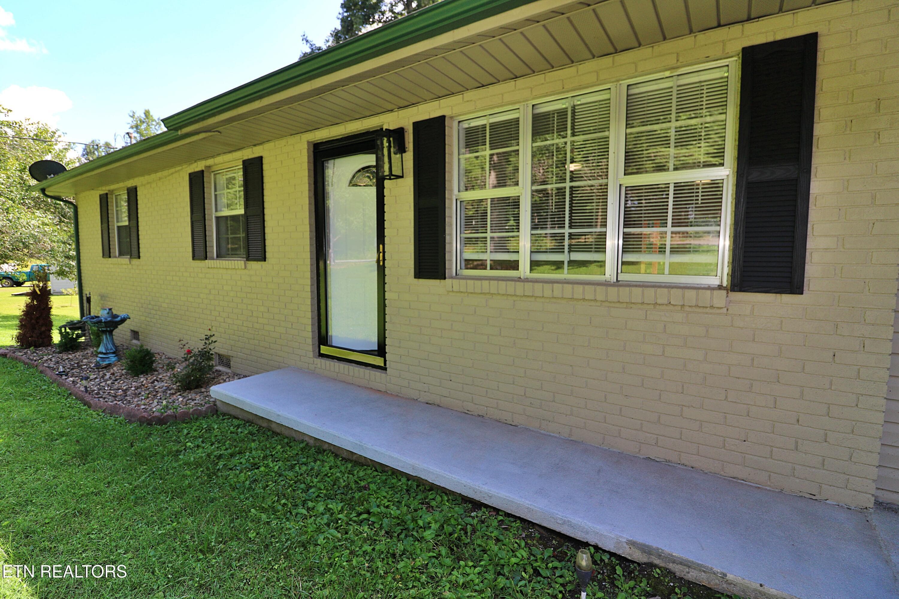 094A3886 - 209 Coffee Drive, Helenwood, TN 37755
