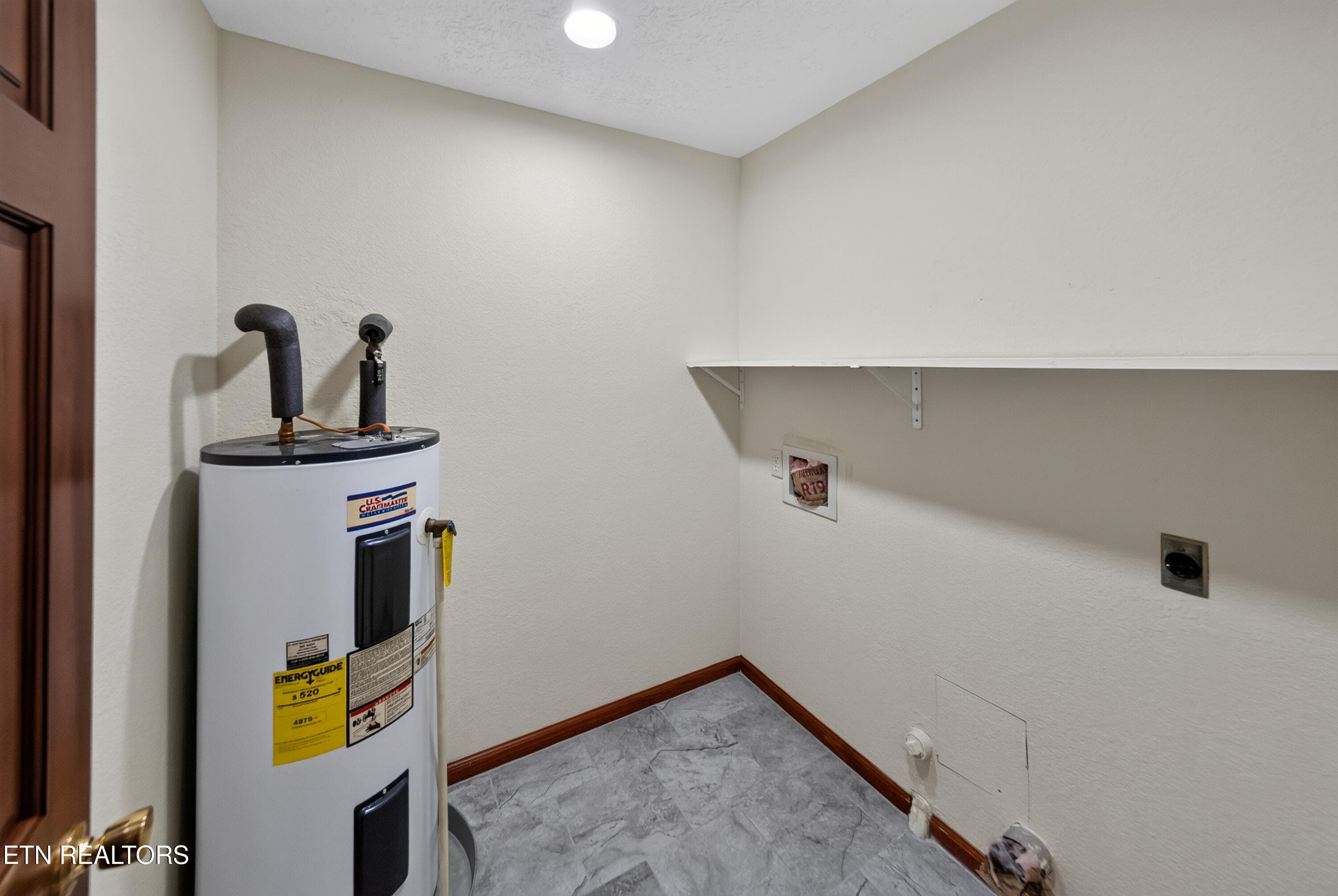Laundry Room - 1023 Minnesota Ave, Knoxville, TN 37921, Knoxville