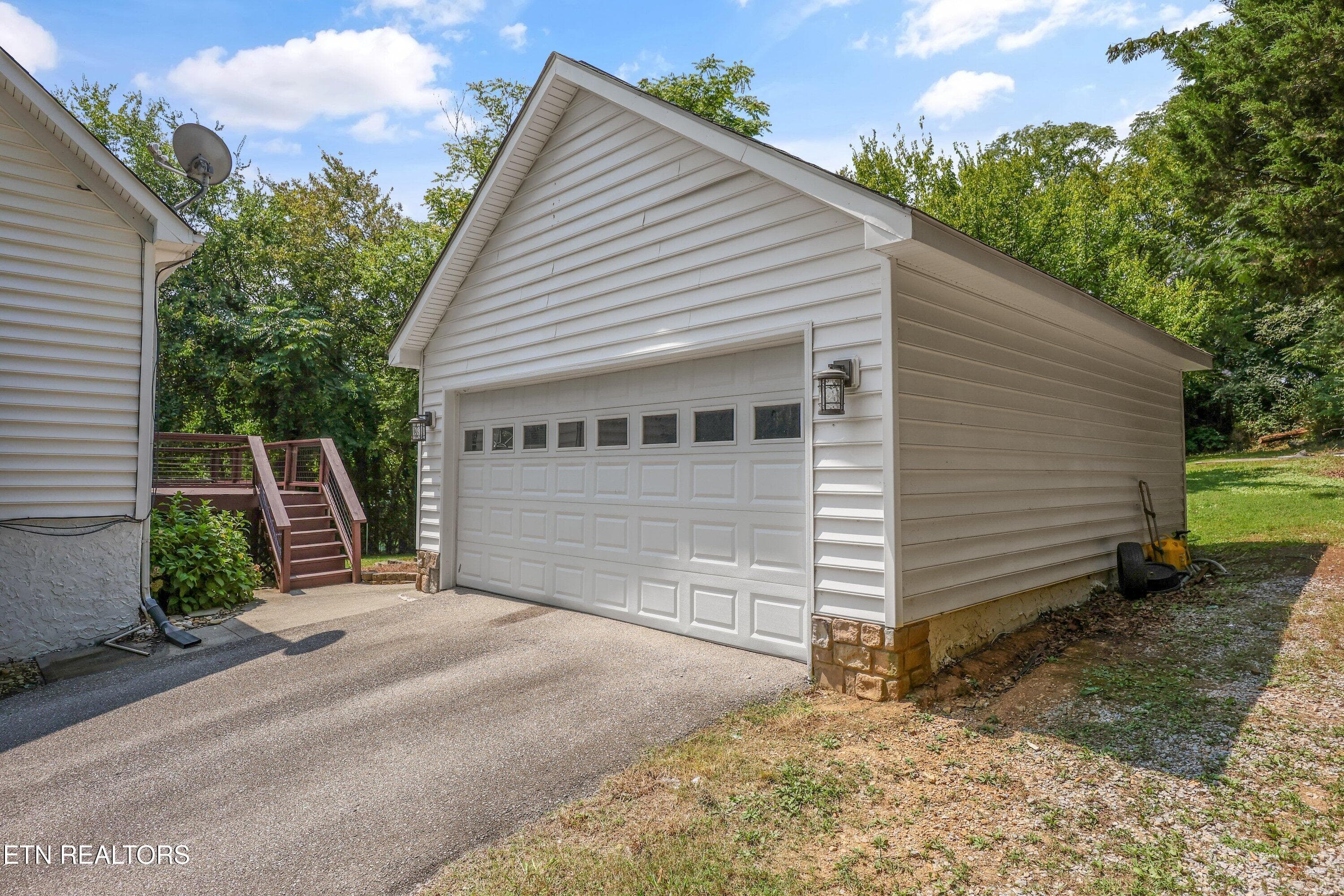9913 Bluegrass Rd001 (1) - 9913 Bluegrass Rd, Knoxville, TN 37922
