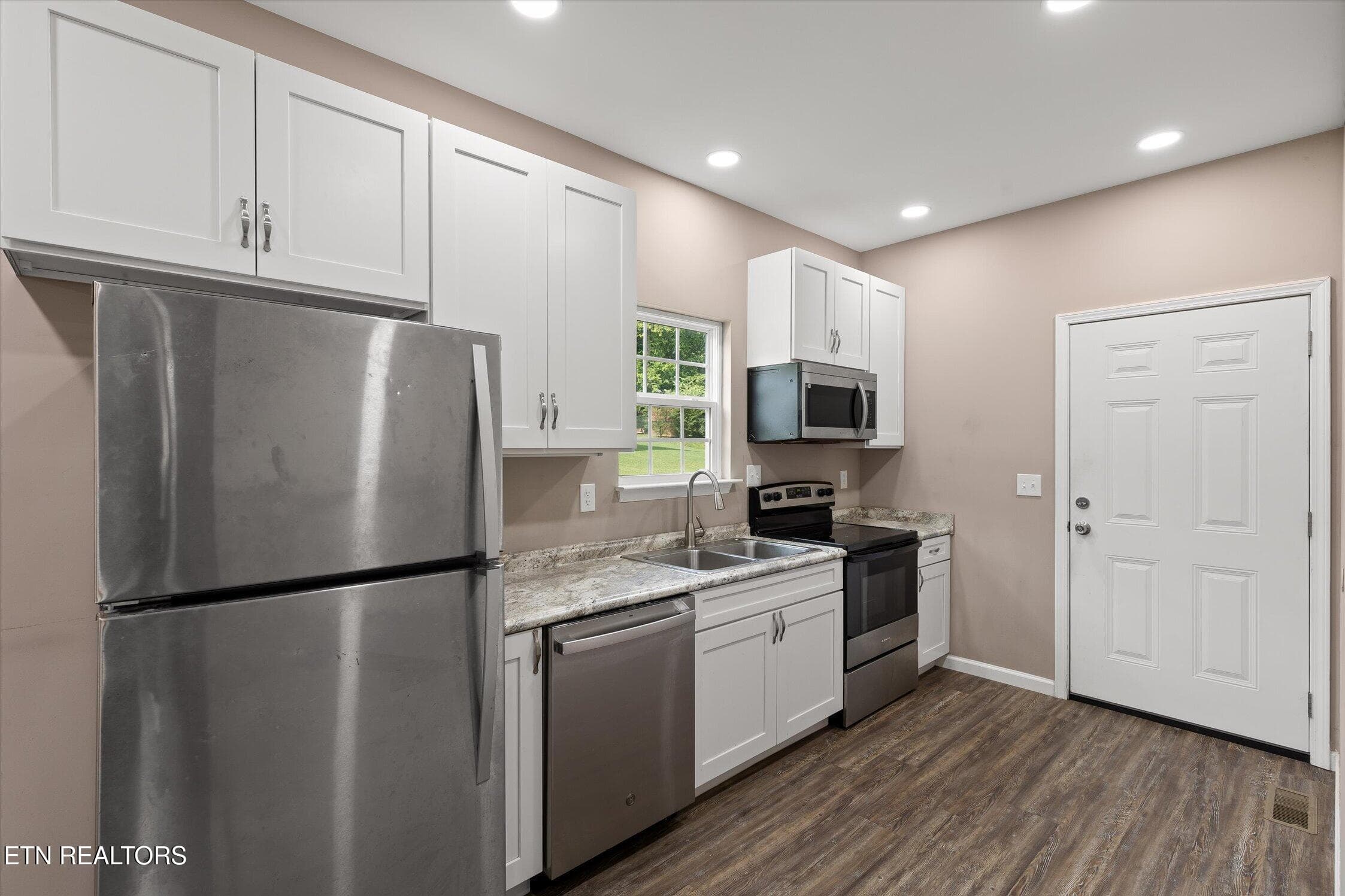 17-3915 Meadow-8 - 3915 Meadow Lane, Chattanooga, TN 37406, Chattanooga