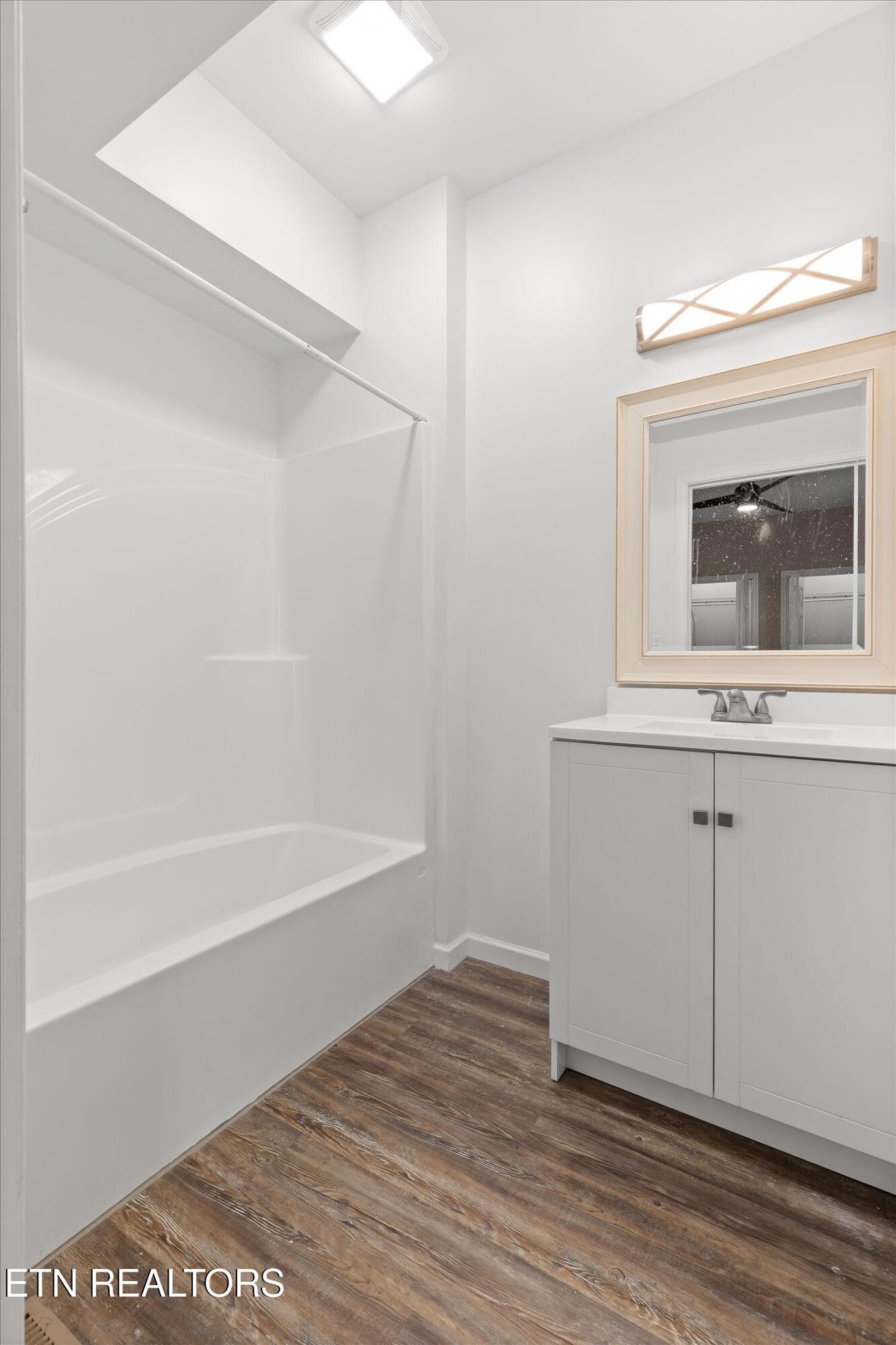 24-3915 Meadow-15 - 3915 Meadow Lane, Chattanooga, TN 37406, Chattanooga