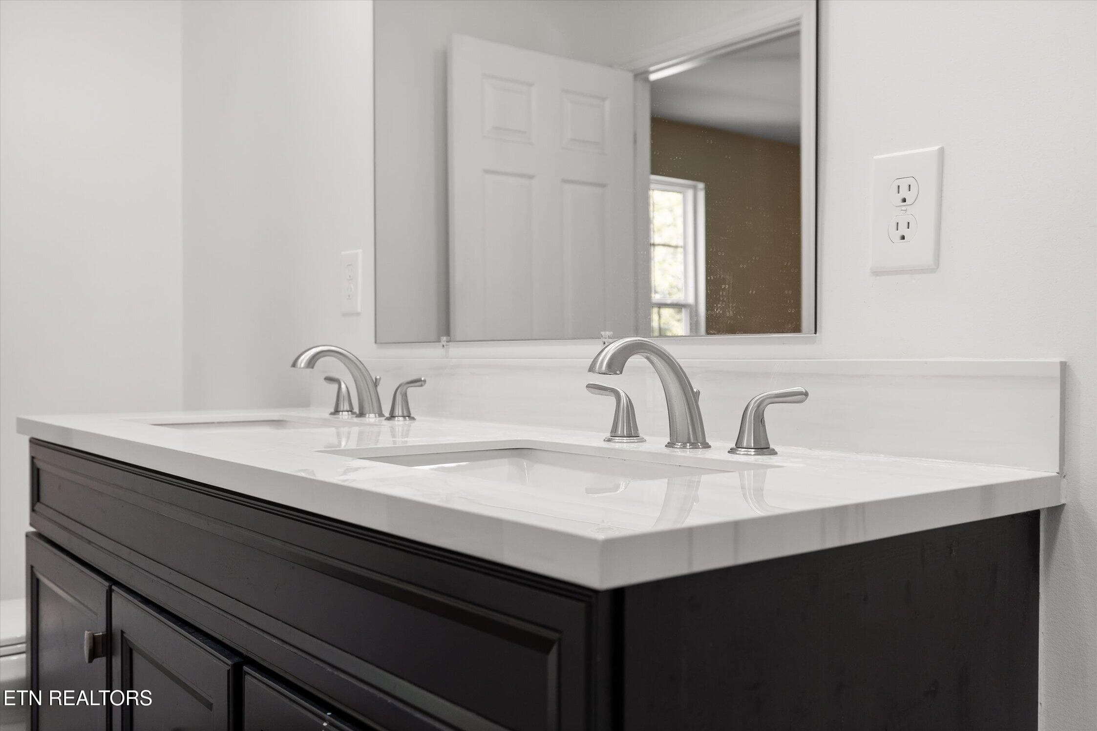 29-3915 Meadow-20 - 3915 Meadow Lane, Chattanooga, TN 37406, Chattanooga