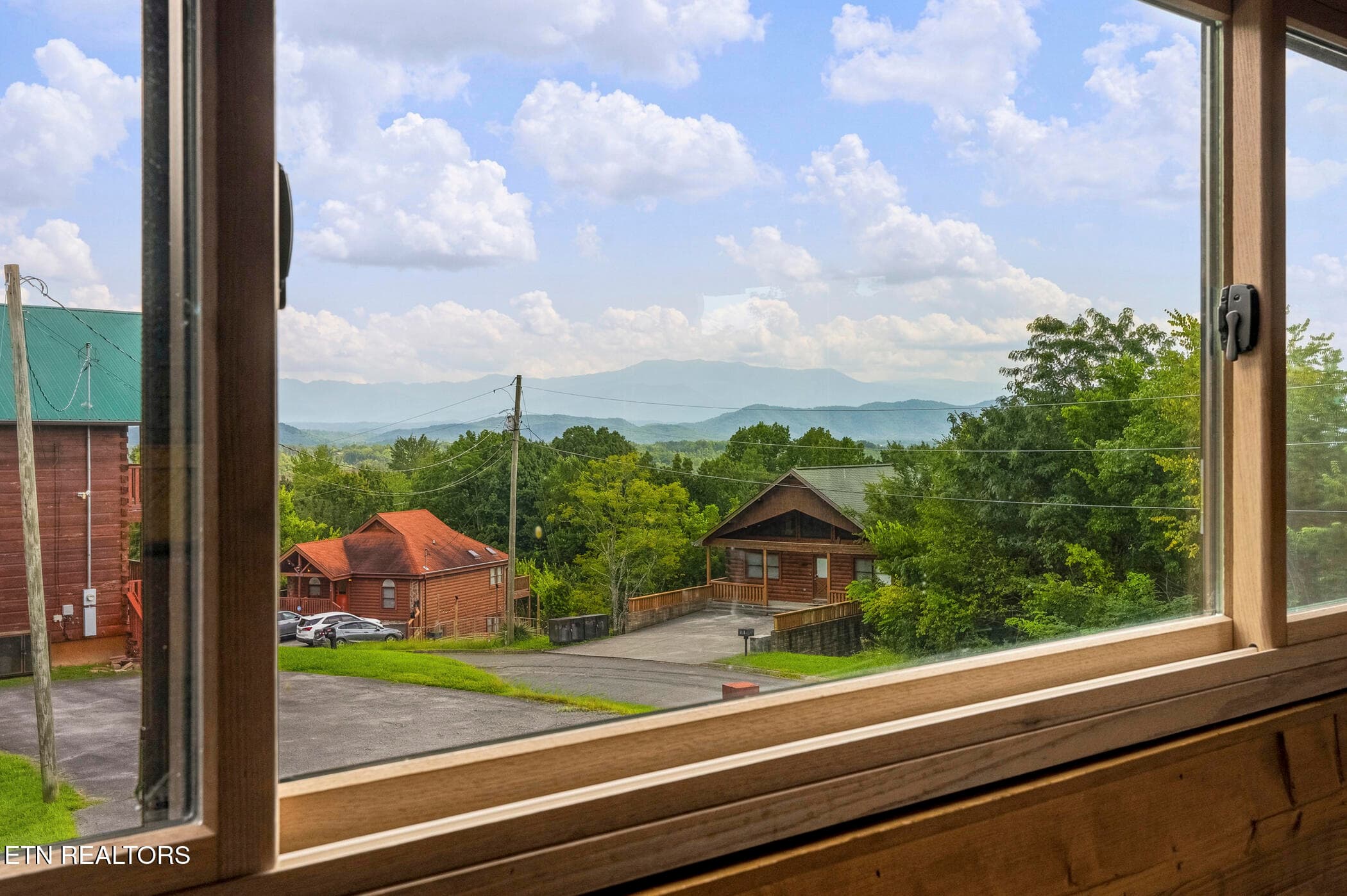 dsc04486 - 2043 Oakmont Drive, Sevierville, TN 37876