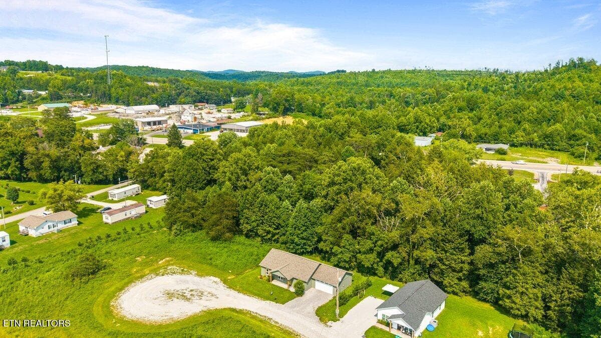 260 Hemlock Spgs Dr 10 - 260 Hemlock Springs Drive, Helenwood, TN 37755