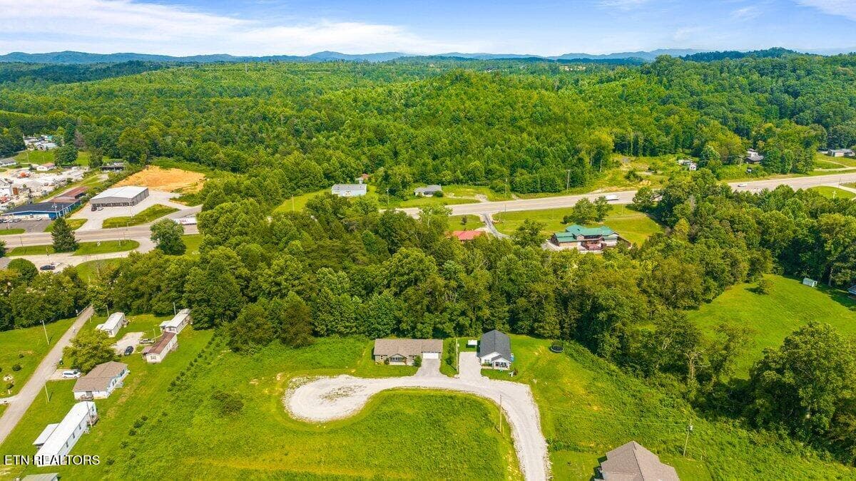 260 Hemlock Spgs Dr 9 - 260 Hemlock Springs Drive, Helenwood, TN 37755