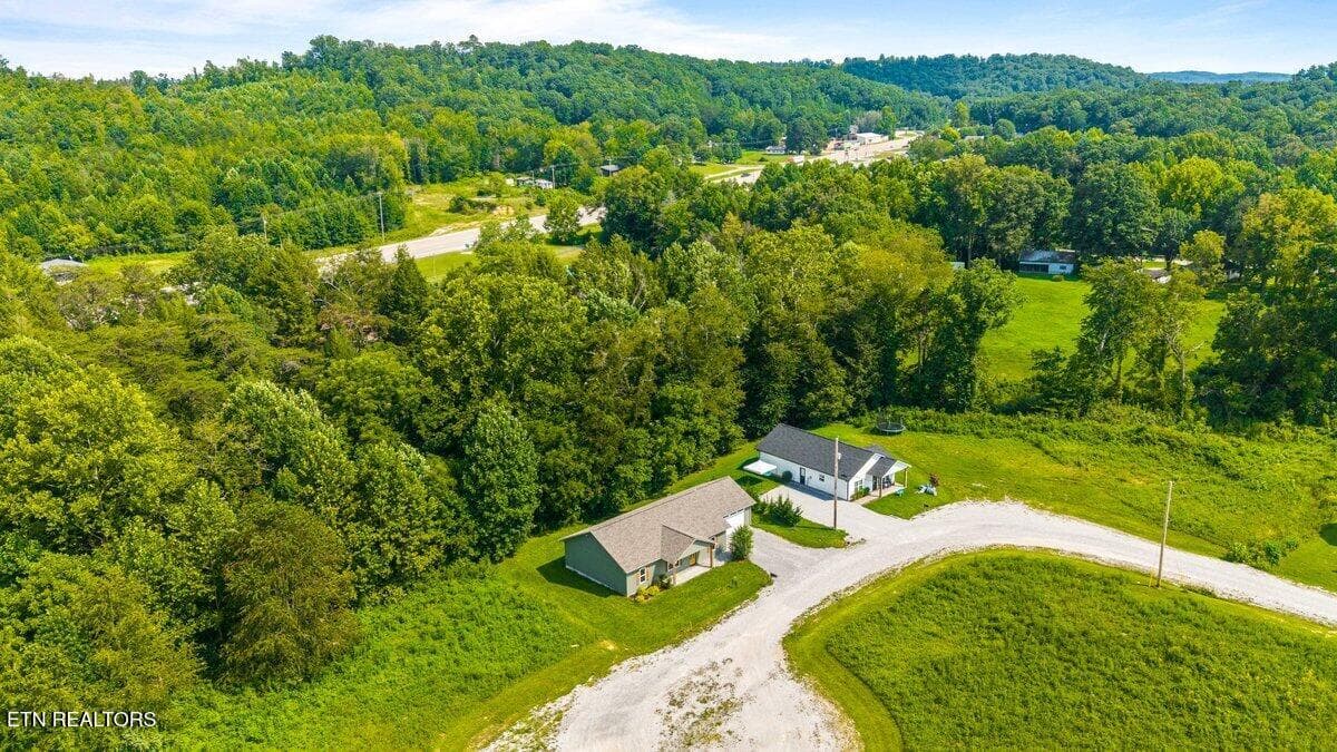 260 Hemlock Spgs Dr 8 - 260 Hemlock Springs Drive, Helenwood, TN 37755