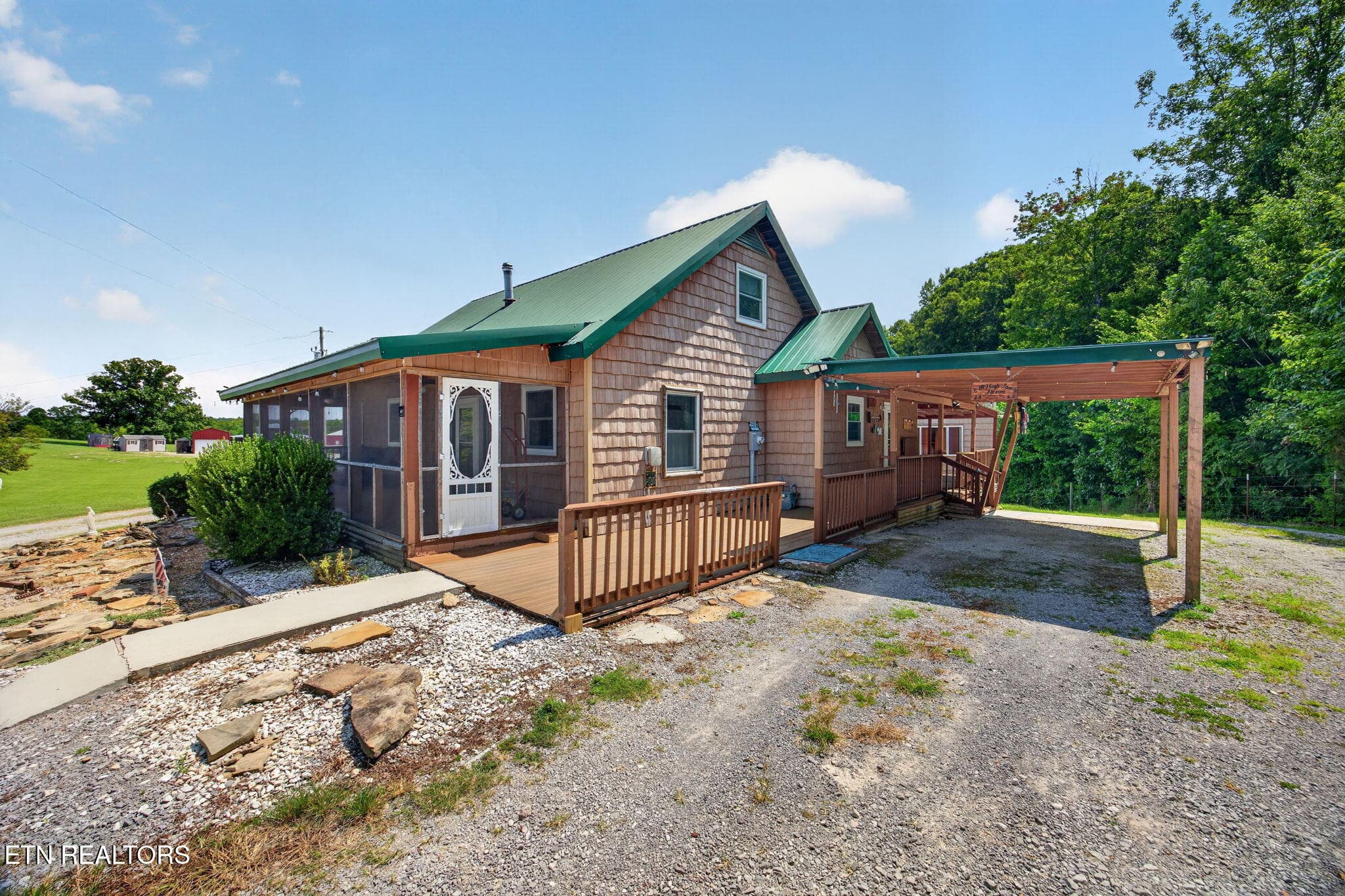 3-web-or-mls-470-wade-rd - 470 Wade Rd, Sparta, TN 38583