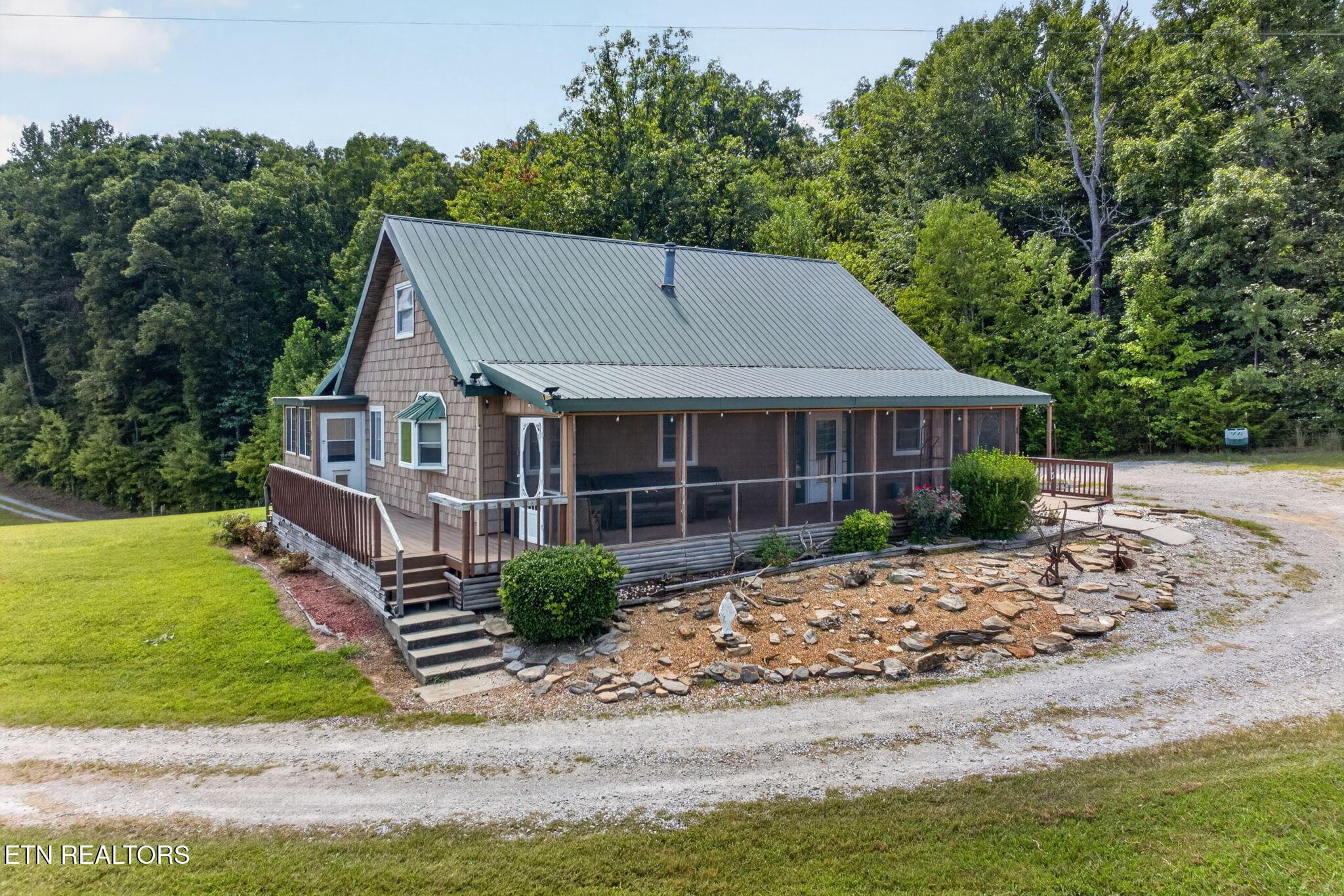 83-web-or-mls-470-wade-rd - 470 Wade Rd, Sparta, TN 38583