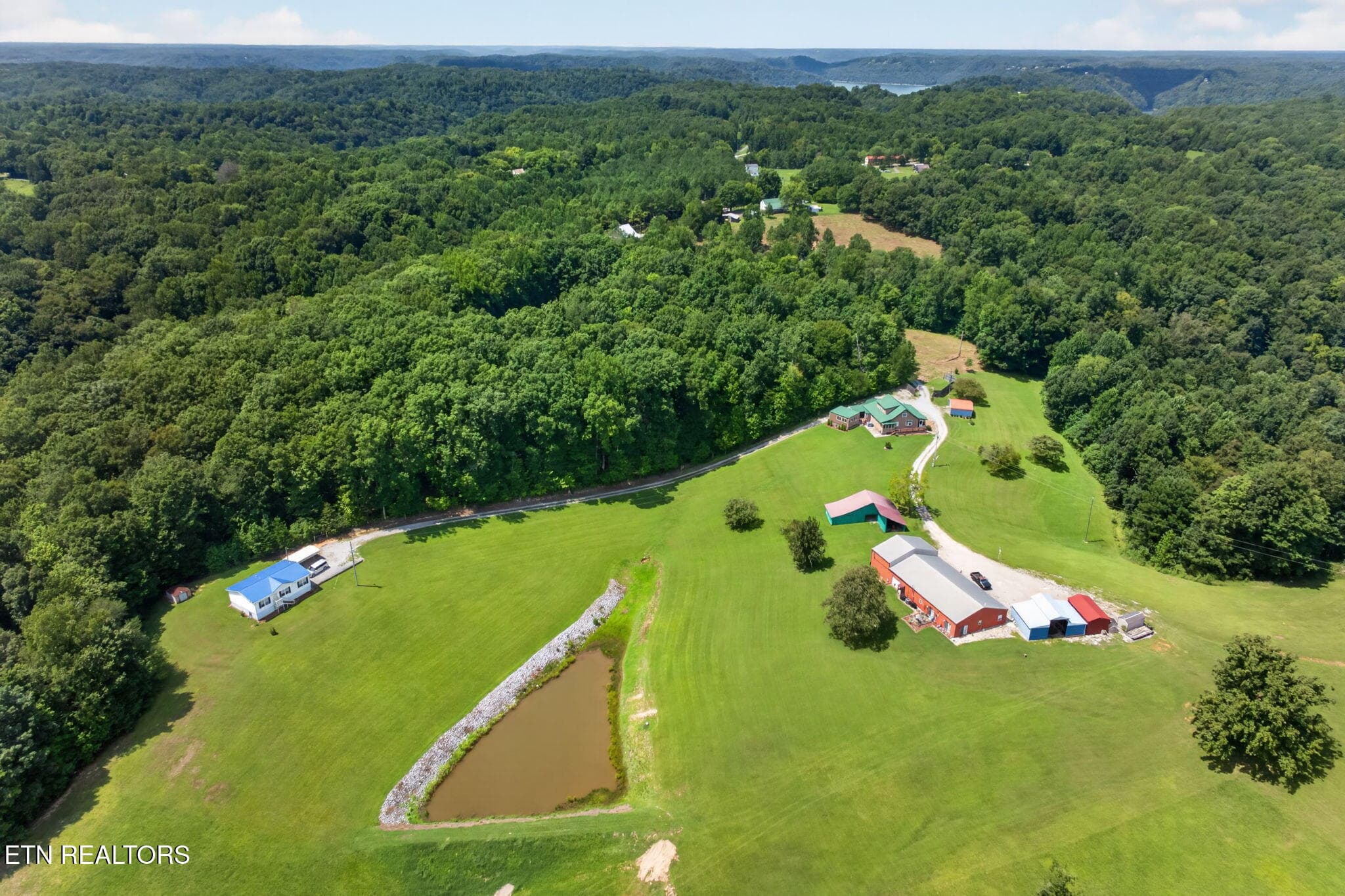 68-web-or-mls-470-wade-rd - 470 Wade Rd, Sparta, TN 38583
