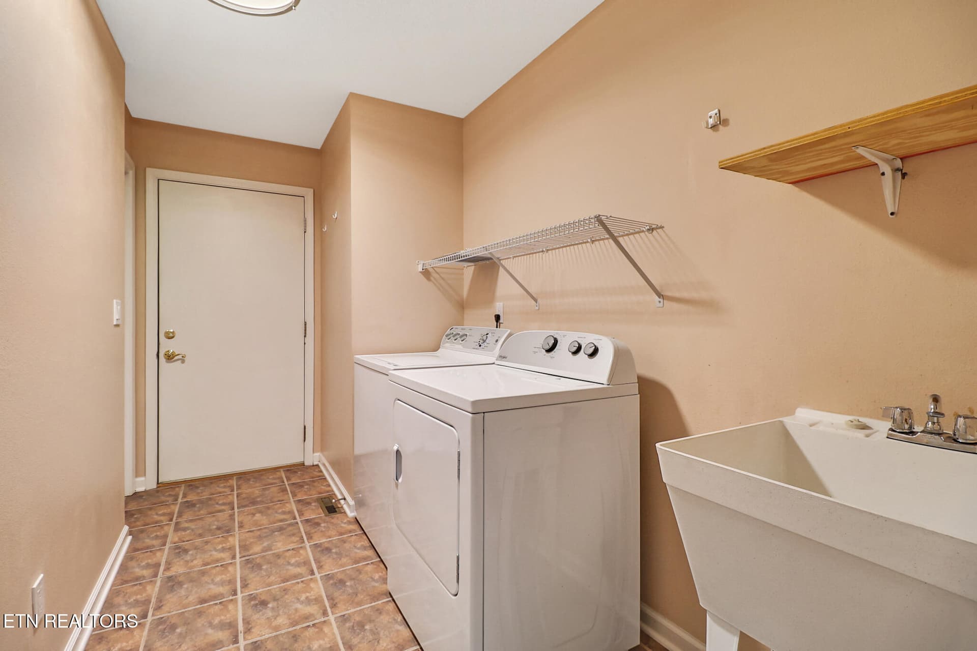 Laundry Area centrally located - 25 Amesbury Court, Crossville, TN 38558