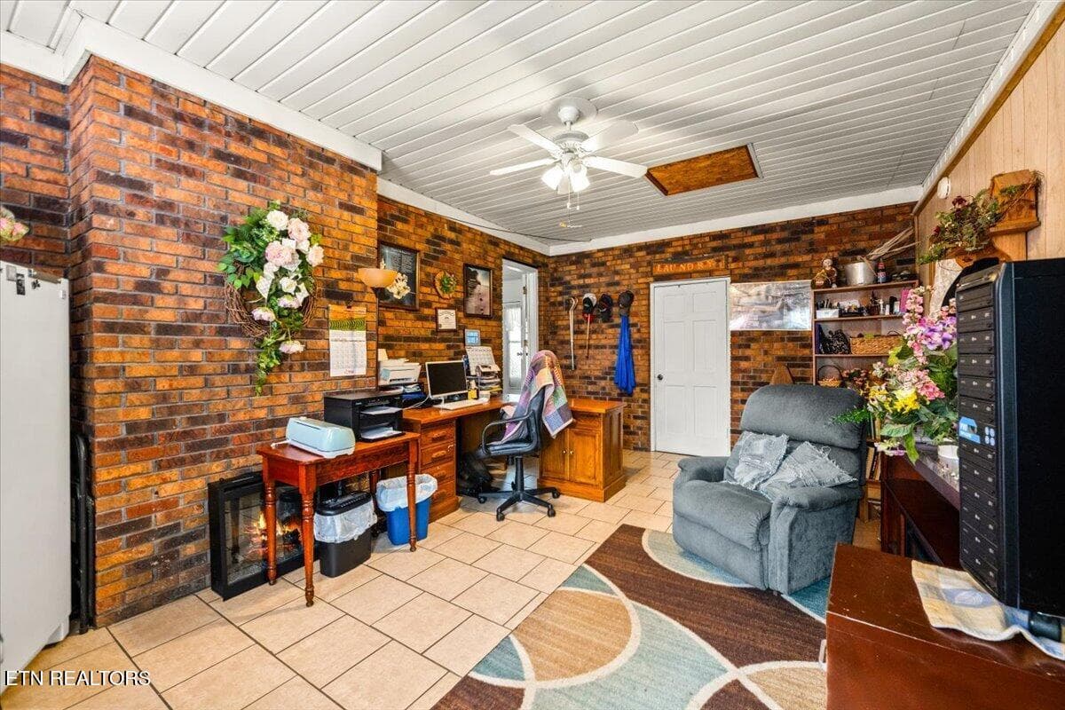 45-177 Thomas Rd - 177 Thomas Rd, Speedwell, TN 37870, Speedwell