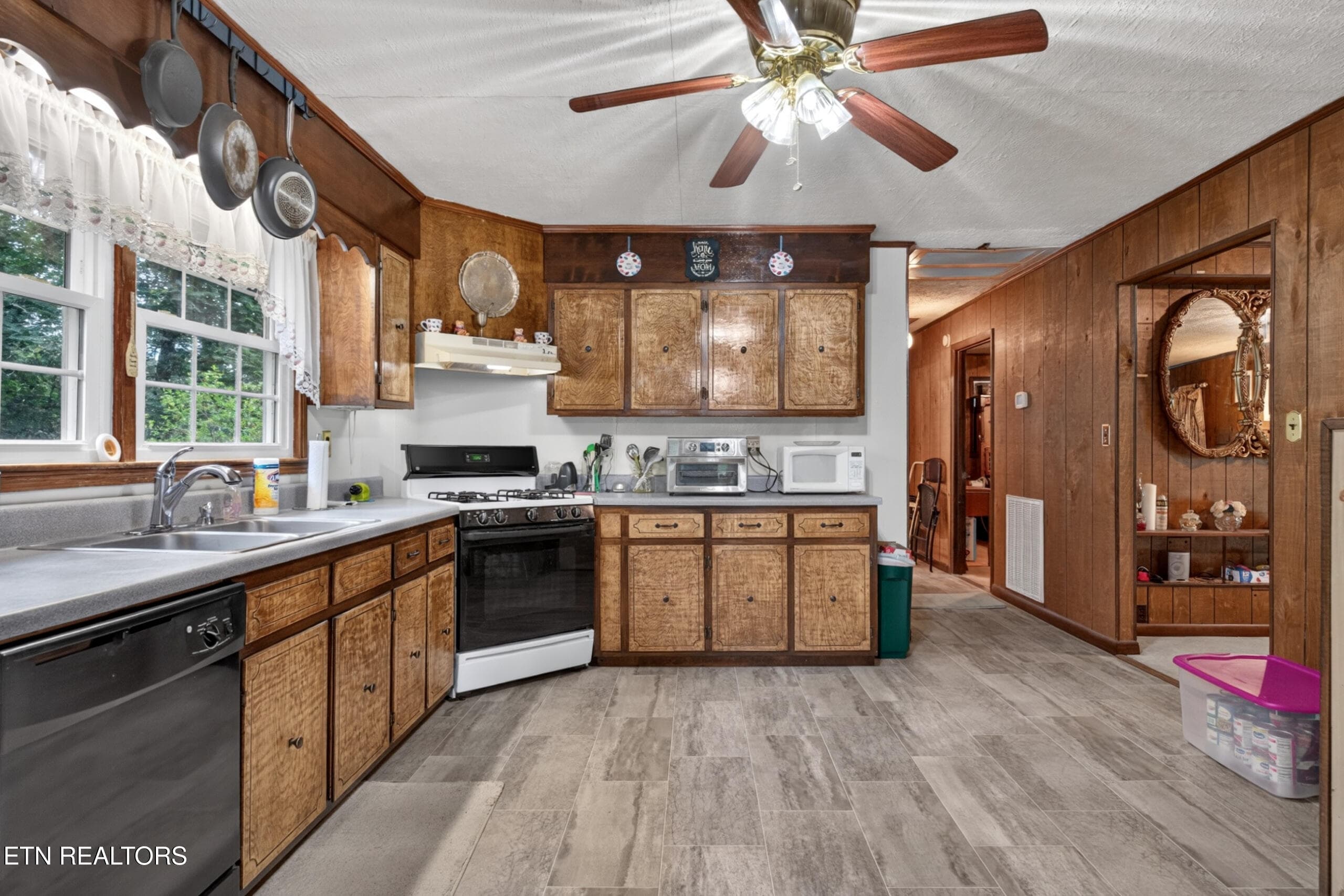 DSC07786 - 582 Spencer Drive, Spencer, TN 38585
