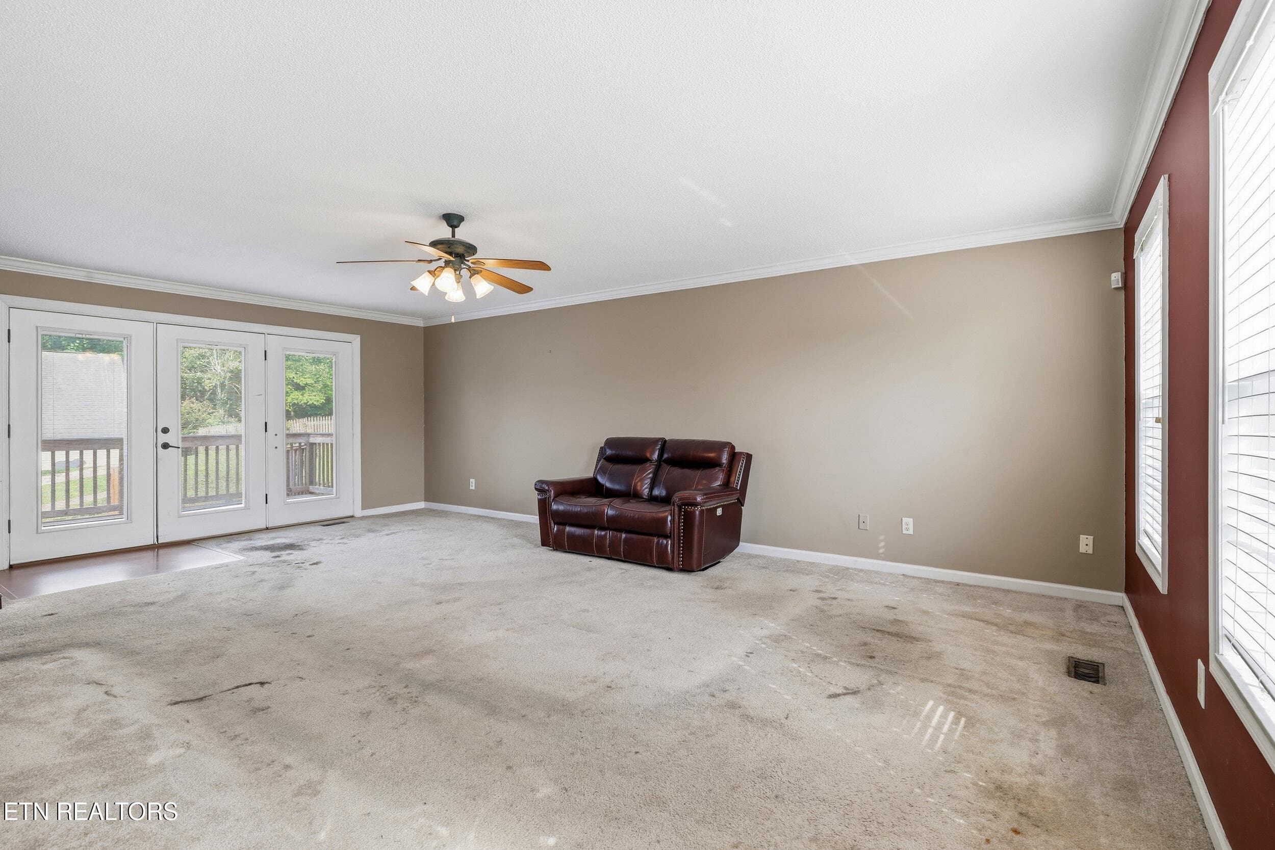 Living Room - 5209 Montrose Rd, Knoxville, TN 37918, Knoxville