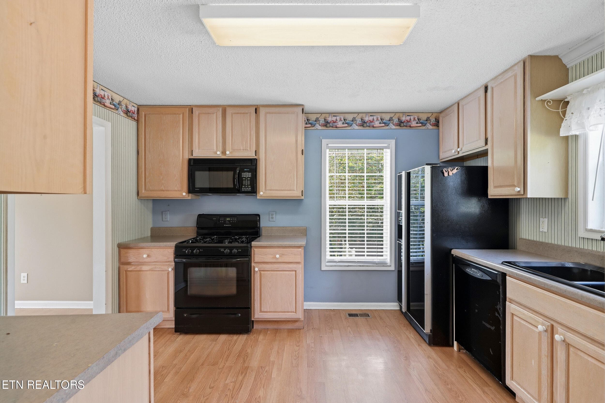 Kitchen - 5209 Montrose Rd, Knoxville, TN 37918, Knoxville