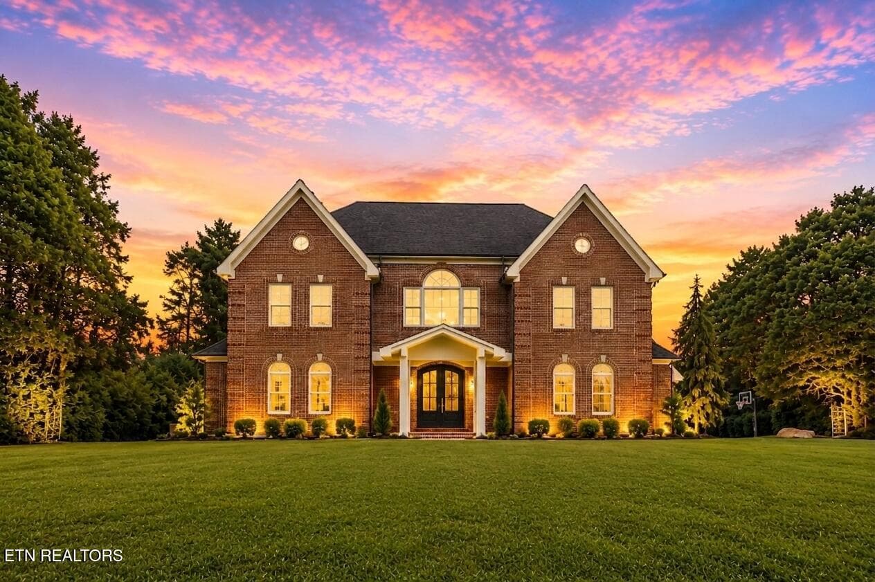 8724 Inlet Drive, Knoxville, TN 37922