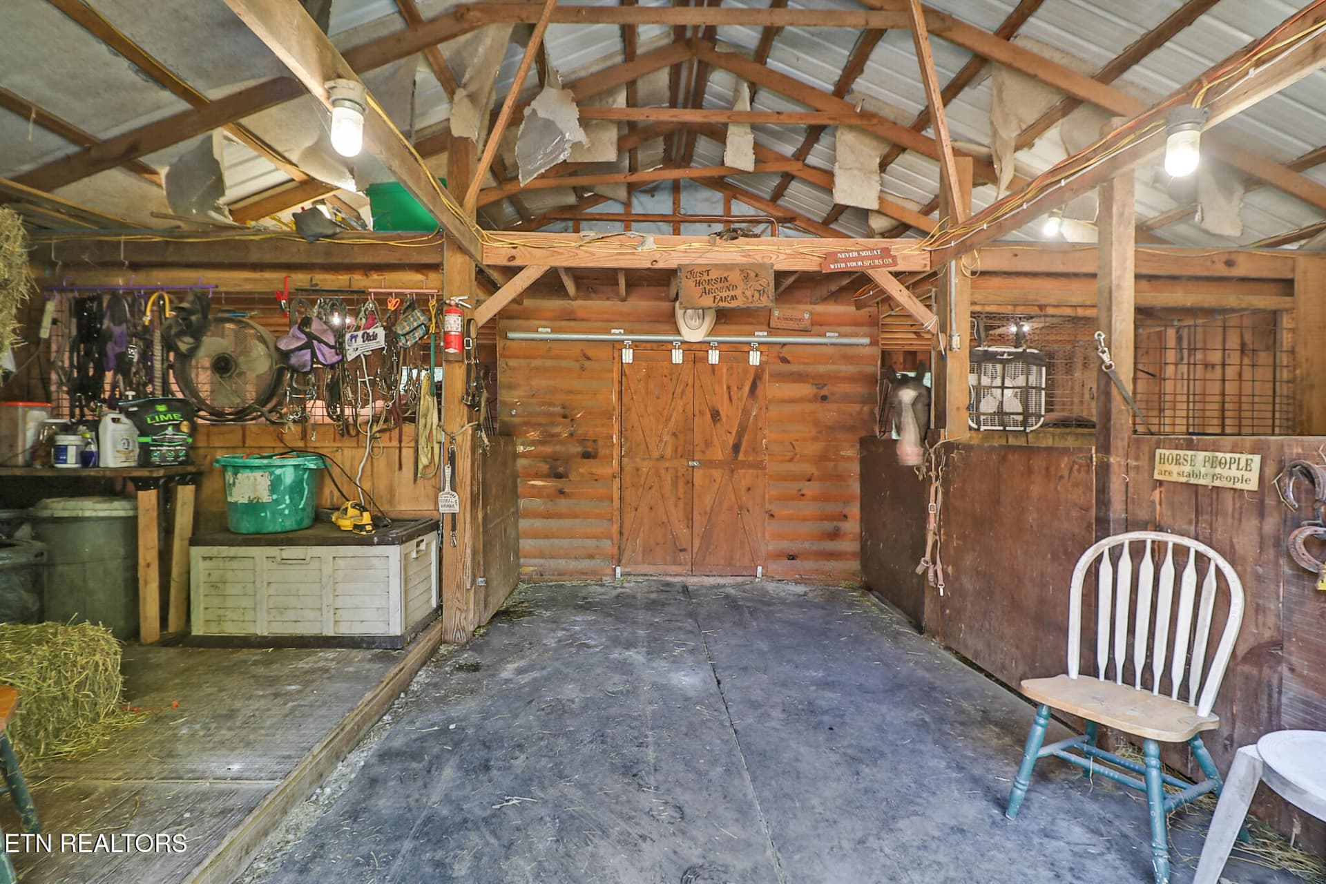n44a7439-n44a7443 - 358 Red Oak Drive, Jamestown, TN 38556