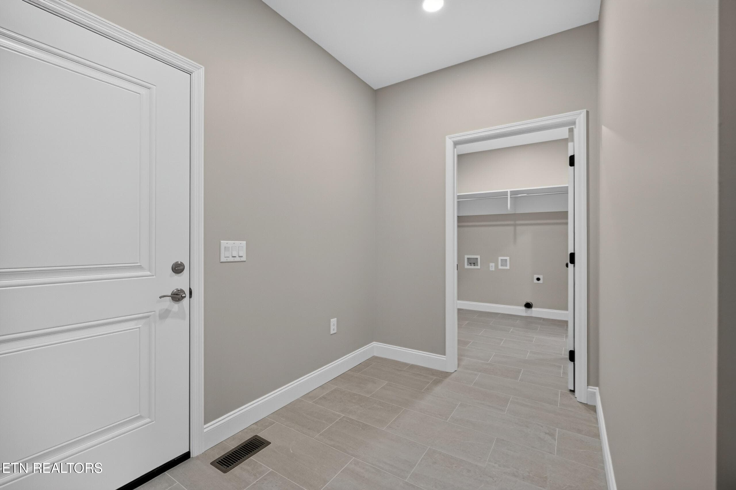 Mud Room - 104 Liverpool Circle, Crossville, TN 38558