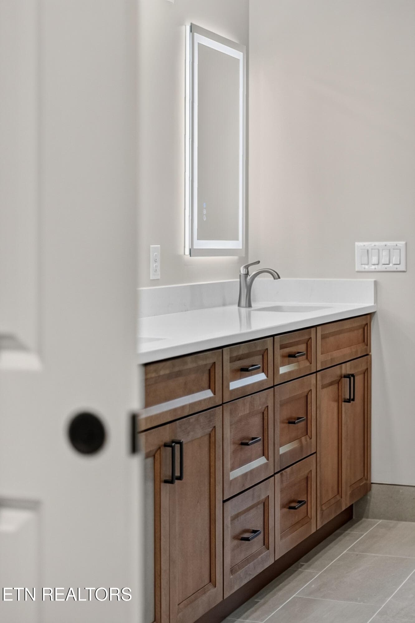 Main Bath - 104 Liverpool Circle, Crossville, TN 38558