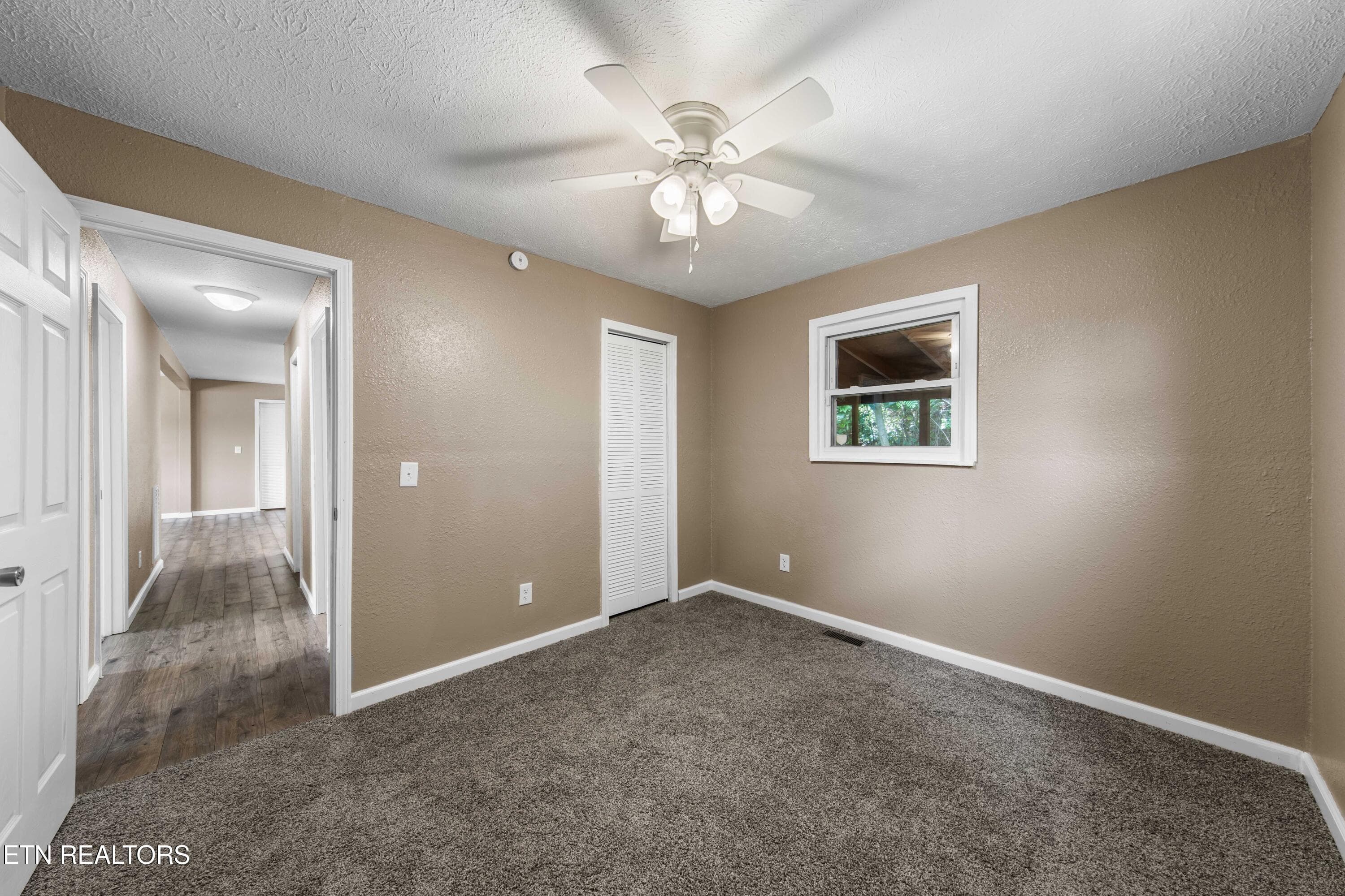 030A1671 - 232 E Robbins St, Jellico, TN 37762
