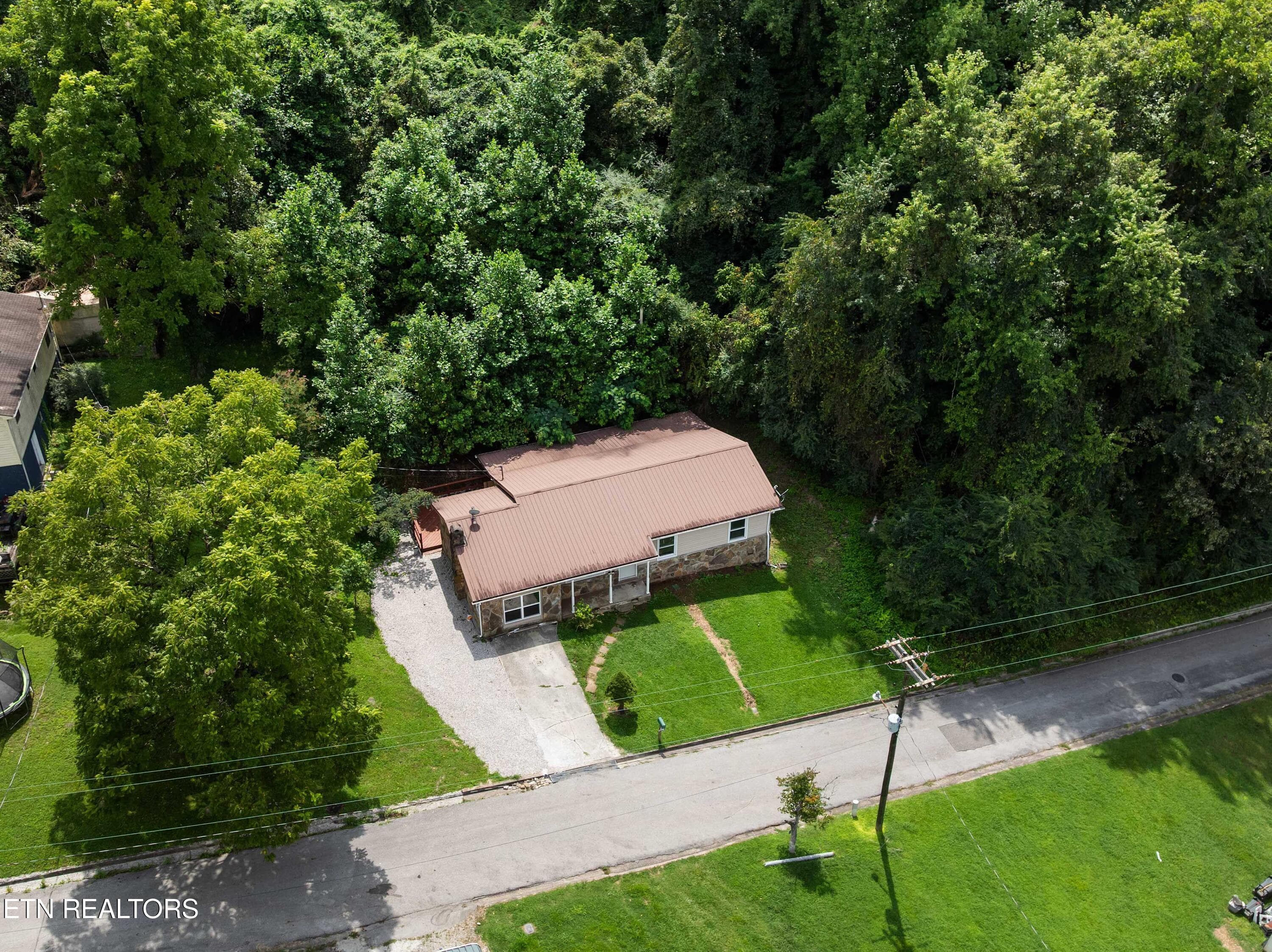 DJI_0205 - 232 E Robbins St, Jellico, TN 37762