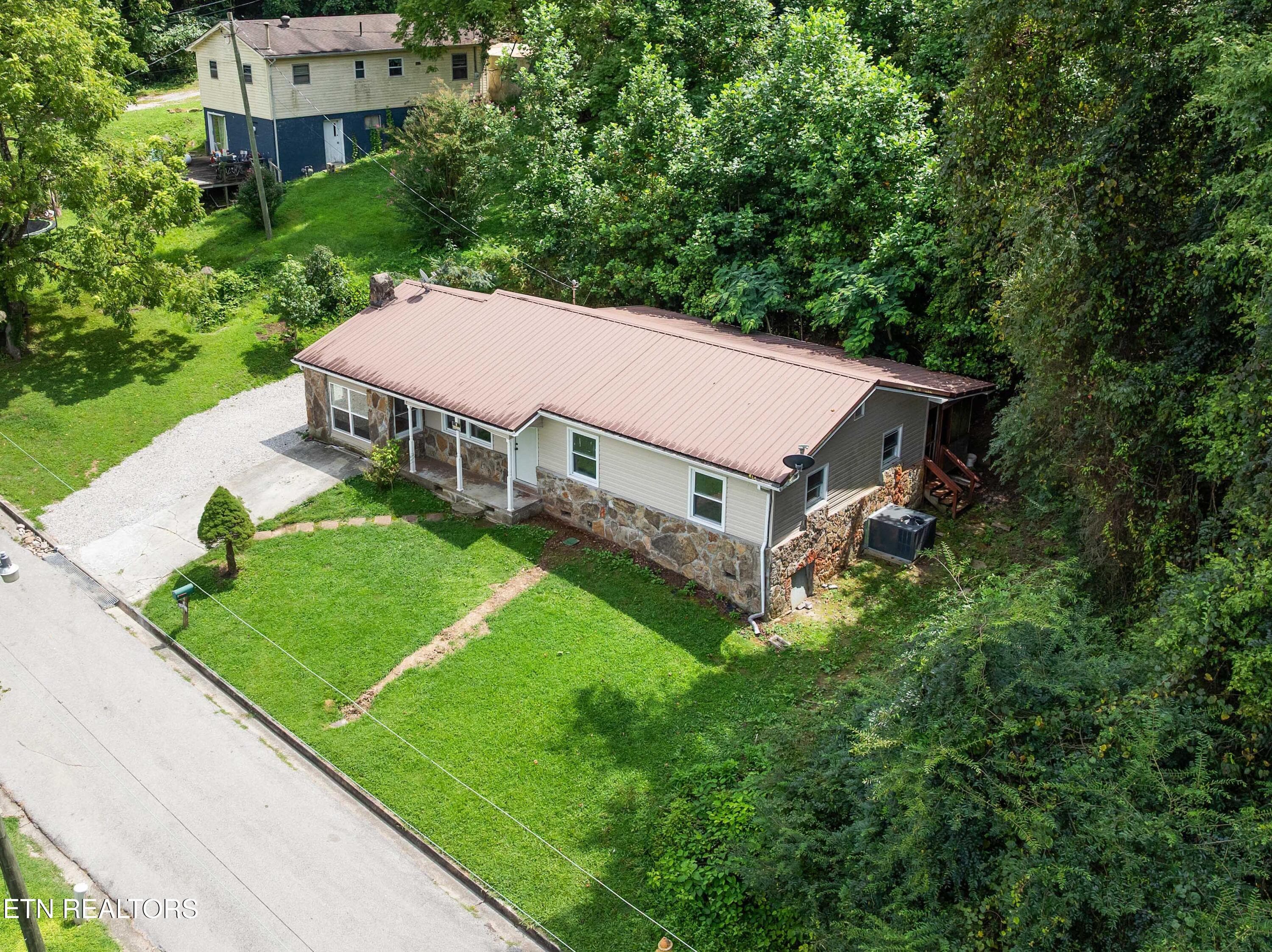 DJI_0195 - 232 E Robbins St, Jellico, TN 37762