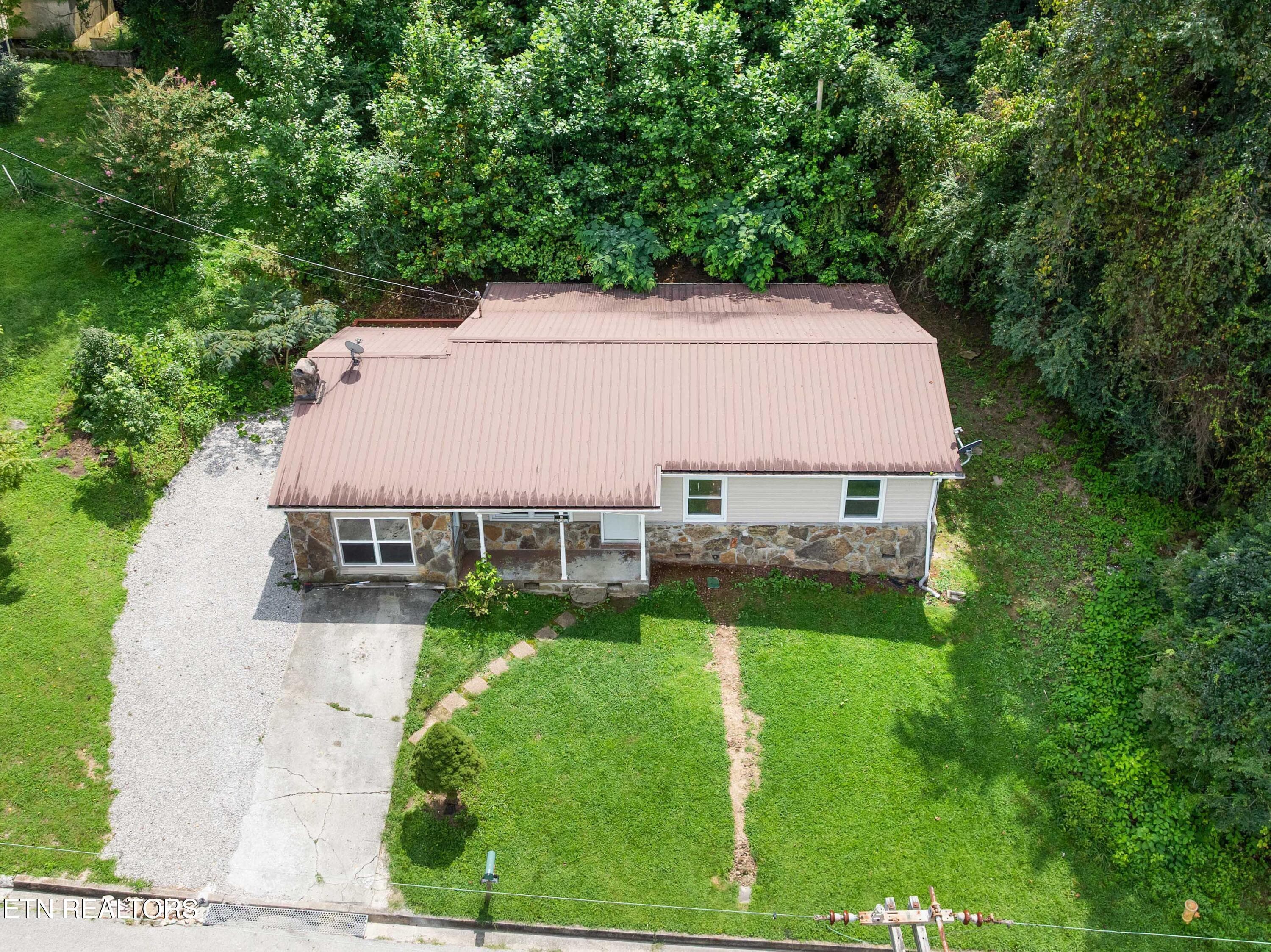 DJI_0200 - 232 E Robbins St, Jellico, TN 37762