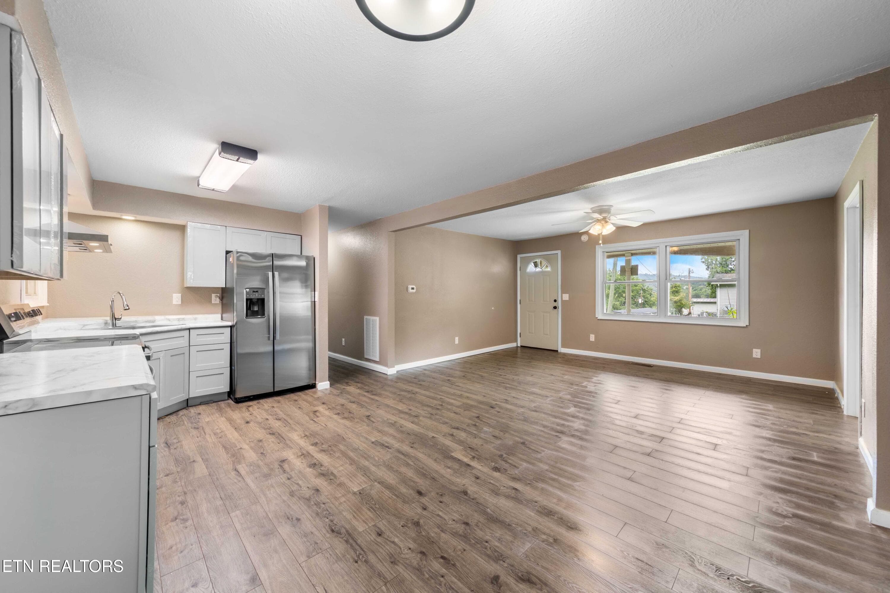 030A1801 - 232 E Robbins St, Jellico, TN 37762