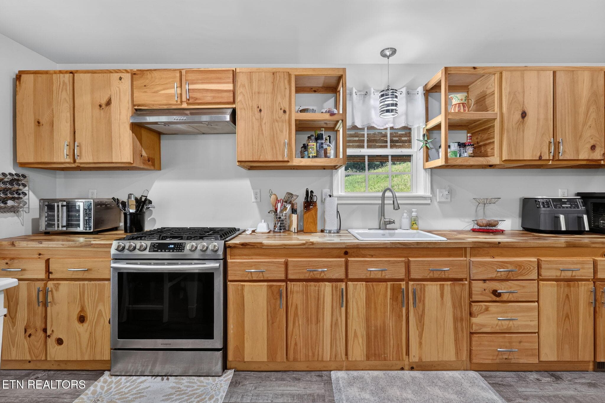 33-web-or-mls-3F1A1147 - 136 Little Ridge Way, Washburn, TN 37888, Washburn