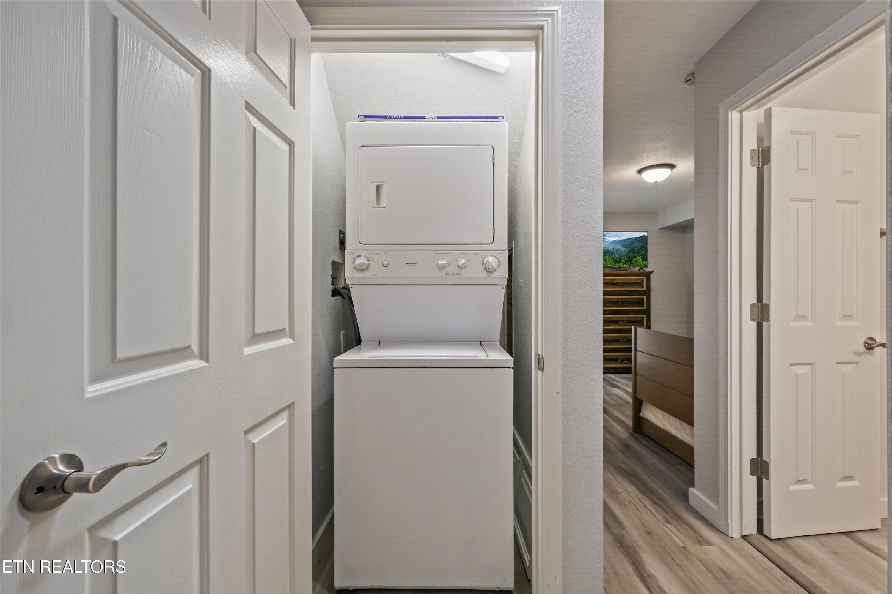 15-537 Johnson Ln unit 1 10 - 537 Johnson Lane 2, Gatlinburg, TN 37738, Gatlinburg