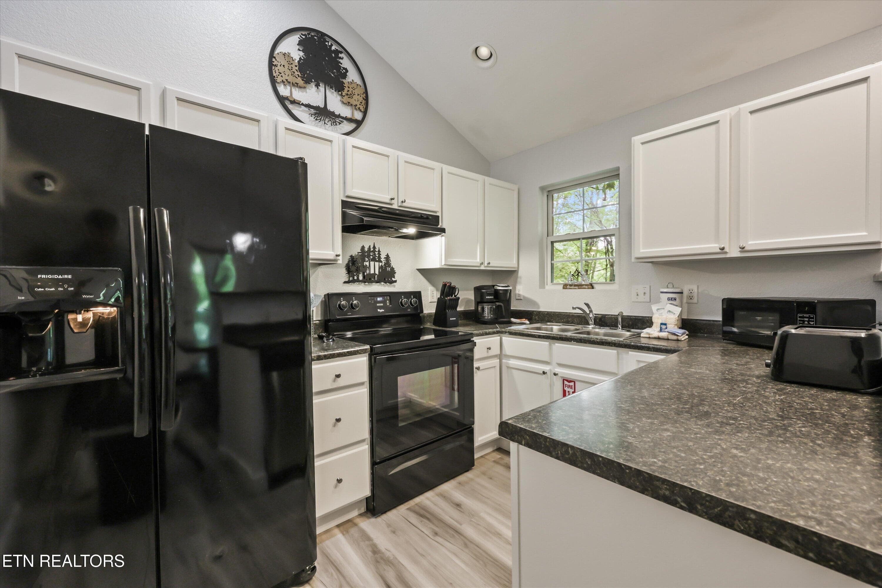 11-537 Johnson Ln unit 2 06 - 537 Johnson Lane 2, Gatlinburg, TN 37738, Gatlinburg