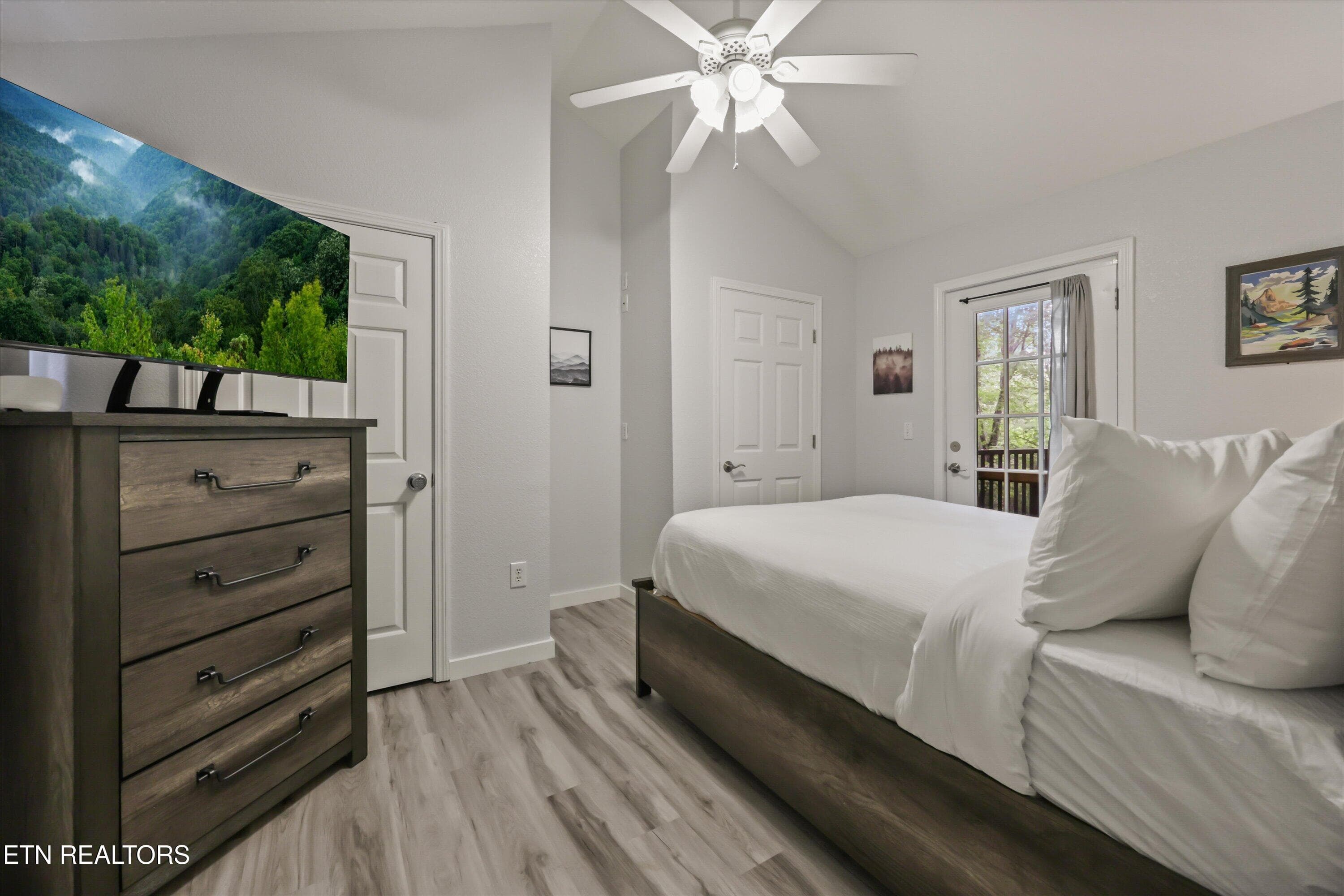 16-537 Johnson Ln unit 2 11 - 537 Johnson Lane 2, Gatlinburg, TN 37738, Gatlinburg