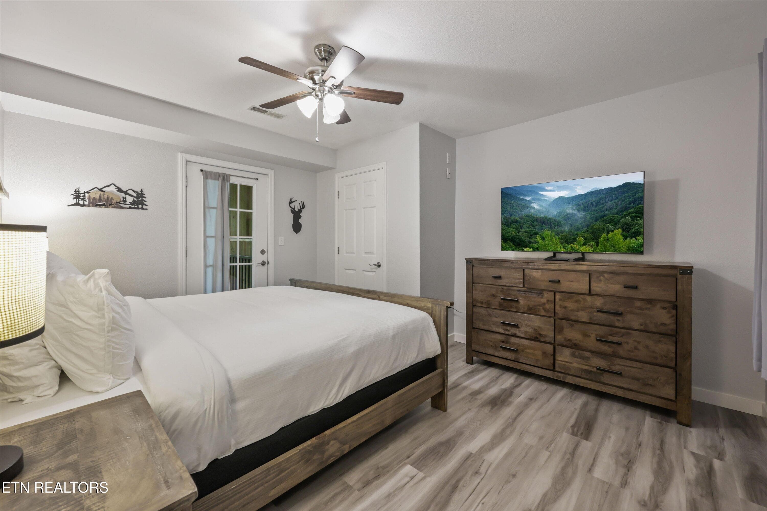 13-537 Johnson Ln unit 1 08 - 541 Johnson Lane 1, Gatlinburg, TN 37738, Gatlinburg