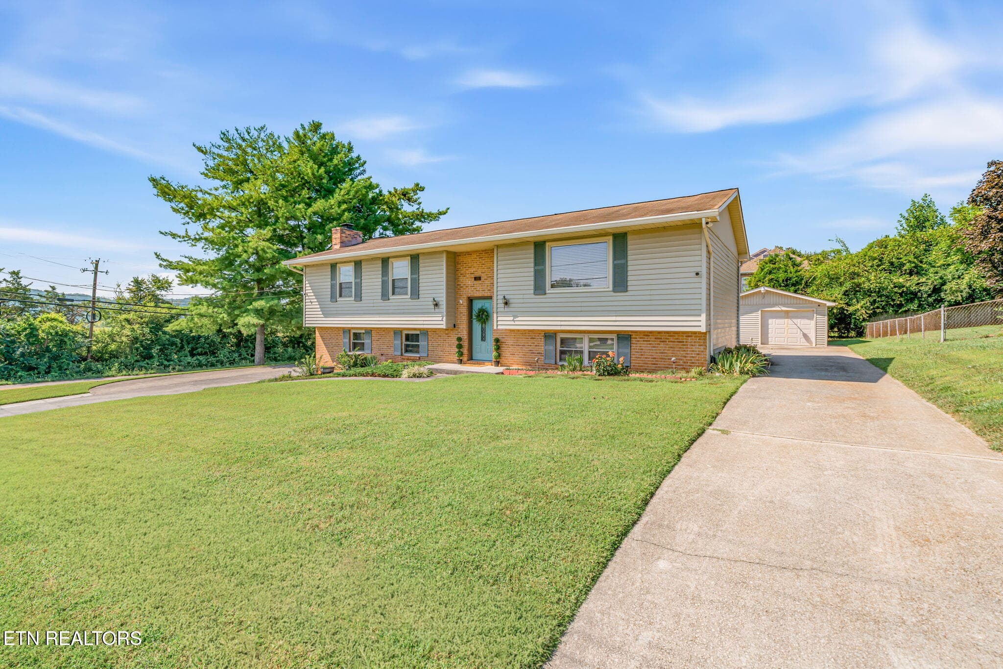 7301 Oxmoor Rd, Knoxville, TN 37931