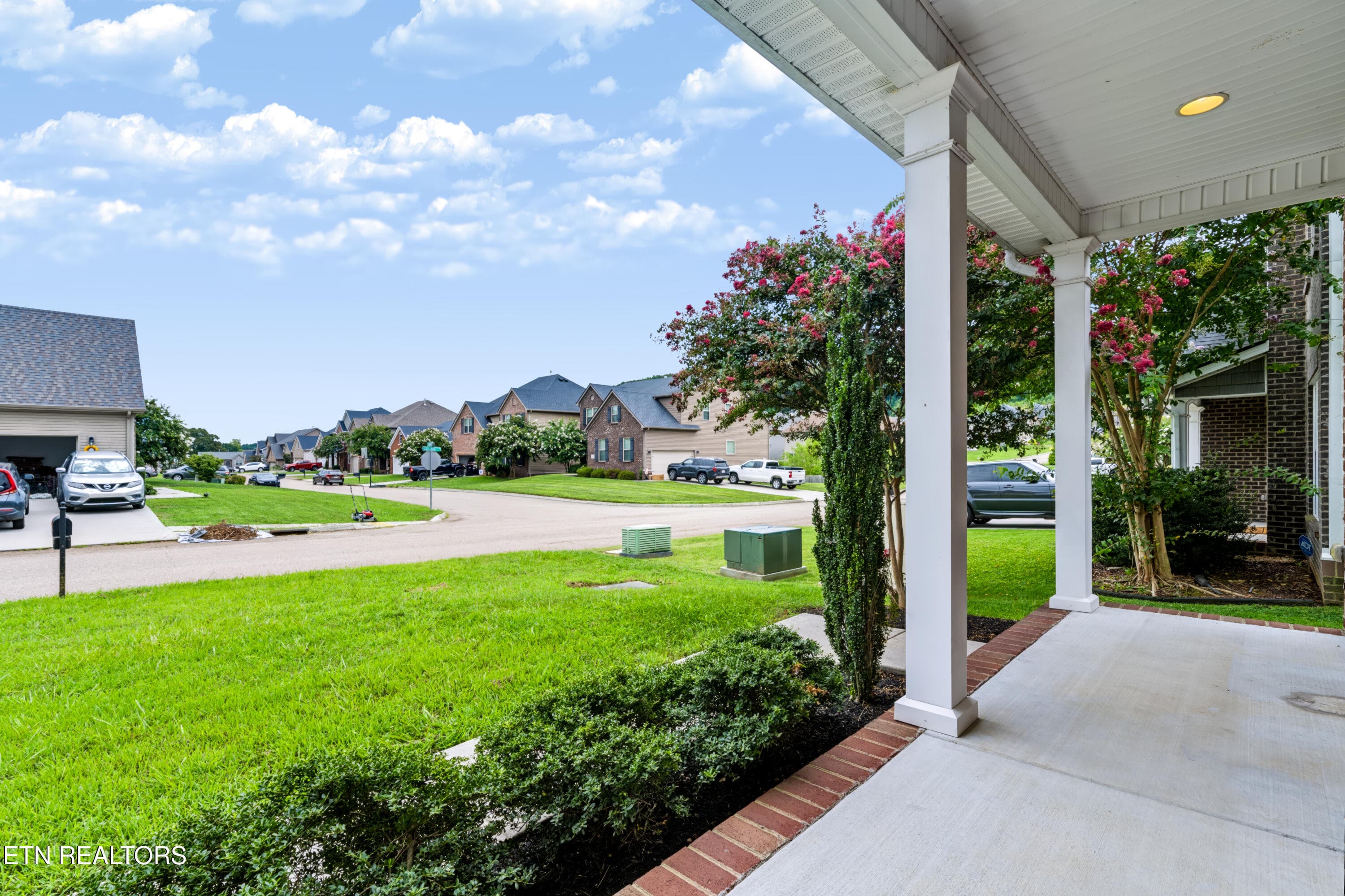 Front Porch - 1727 Glen Shady Blvd, Knoxville, TN 37922