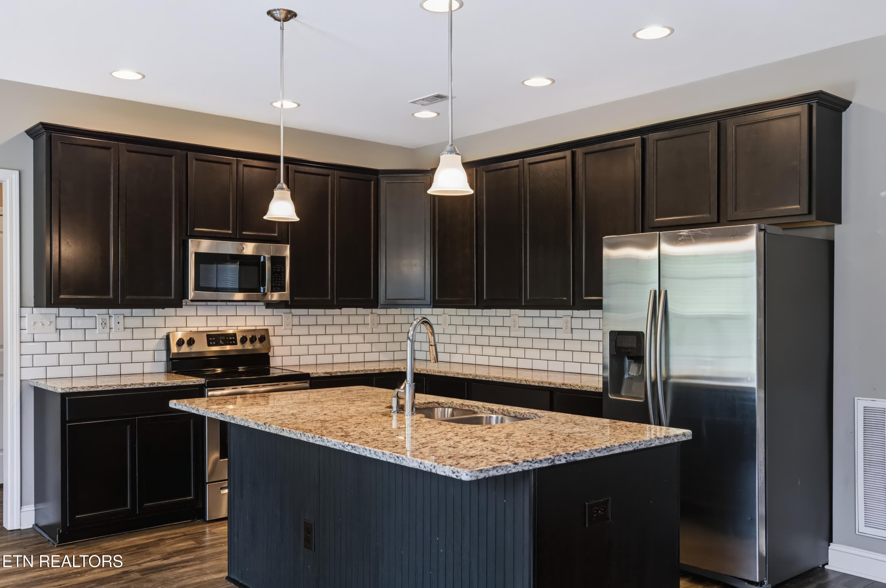 KItchen - 1727 Glen Shady Blvd, Knoxville, TN 37922