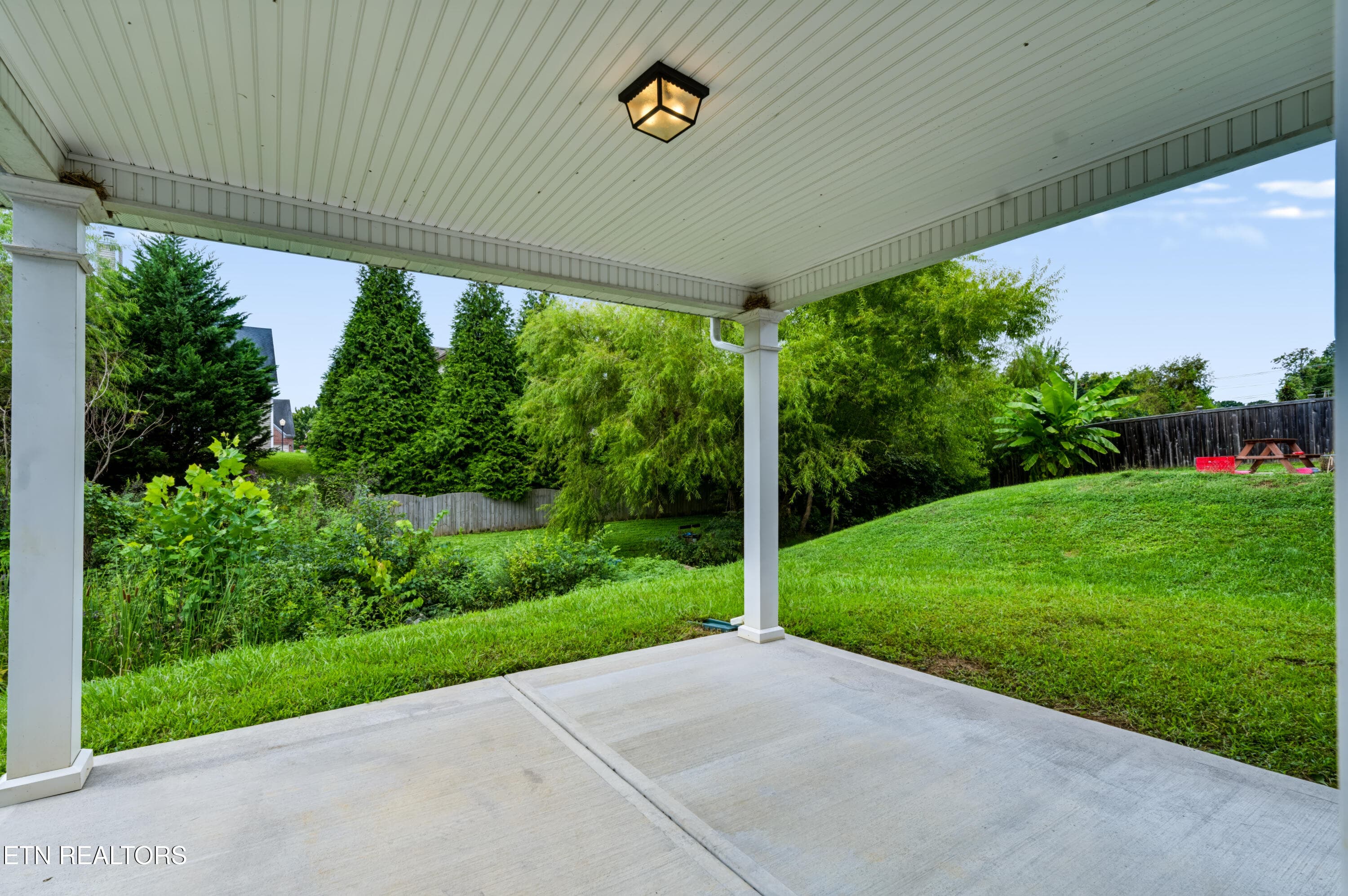 Covered Patio - 1727 Glen Shady Blvd, Knoxville, TN 37922