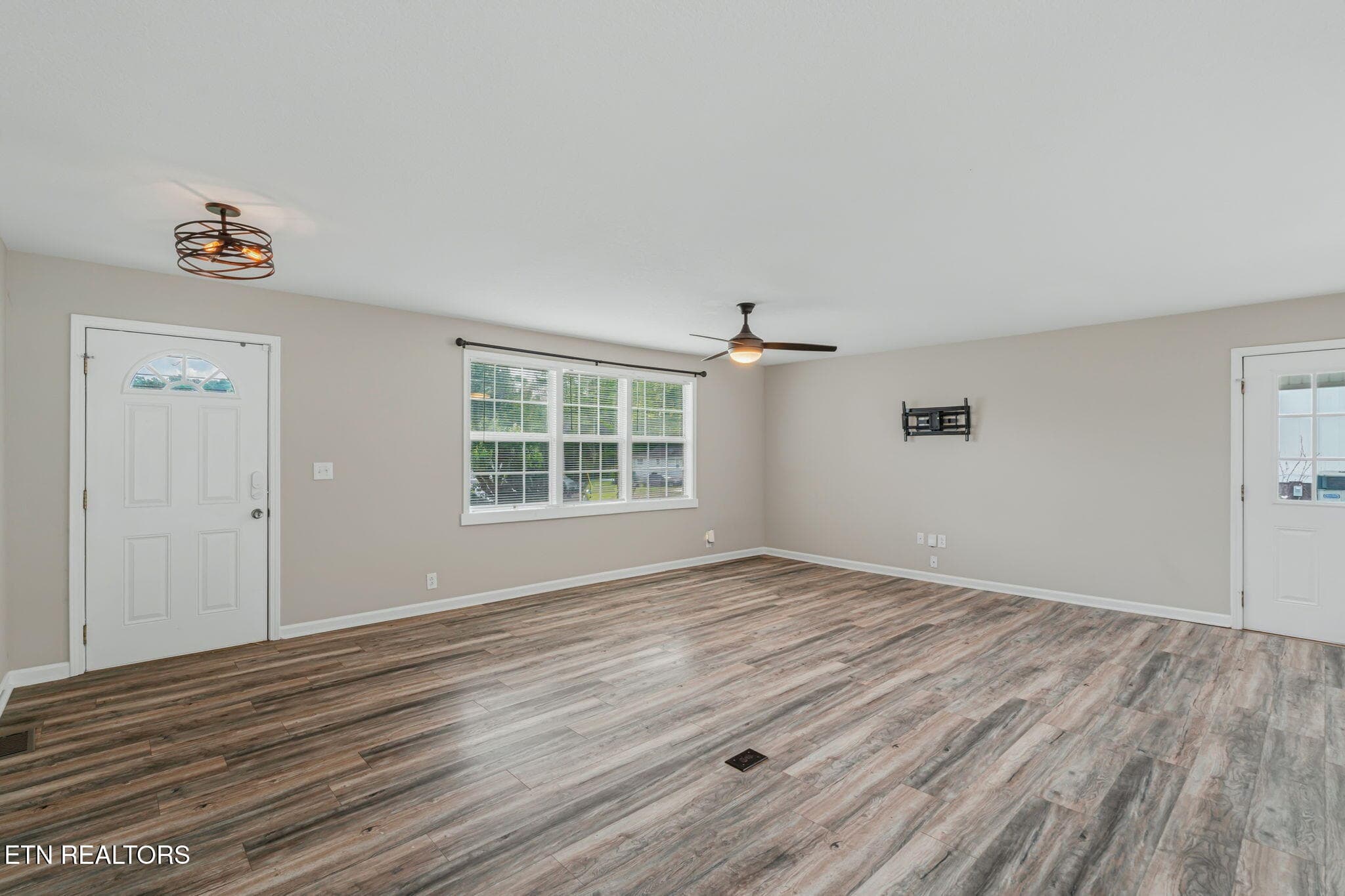 7-web-or-mls-2713 Mynatt Road-8 - 2713 Mynatt Rd, Knoxville, TN 37918, Knoxville