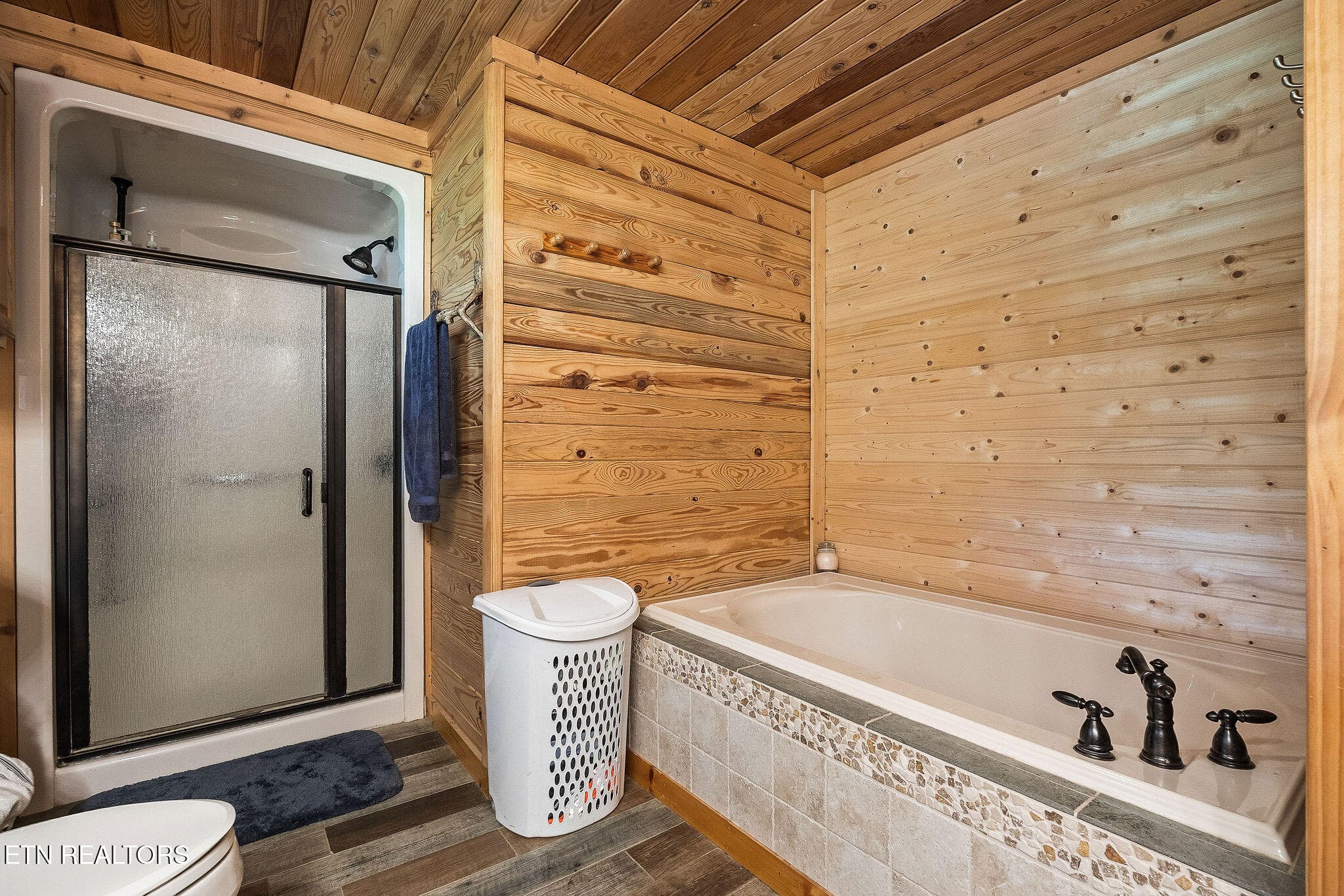 M BATH BEST - 113 Allens Way, Crossville, TN 38572, Crossville