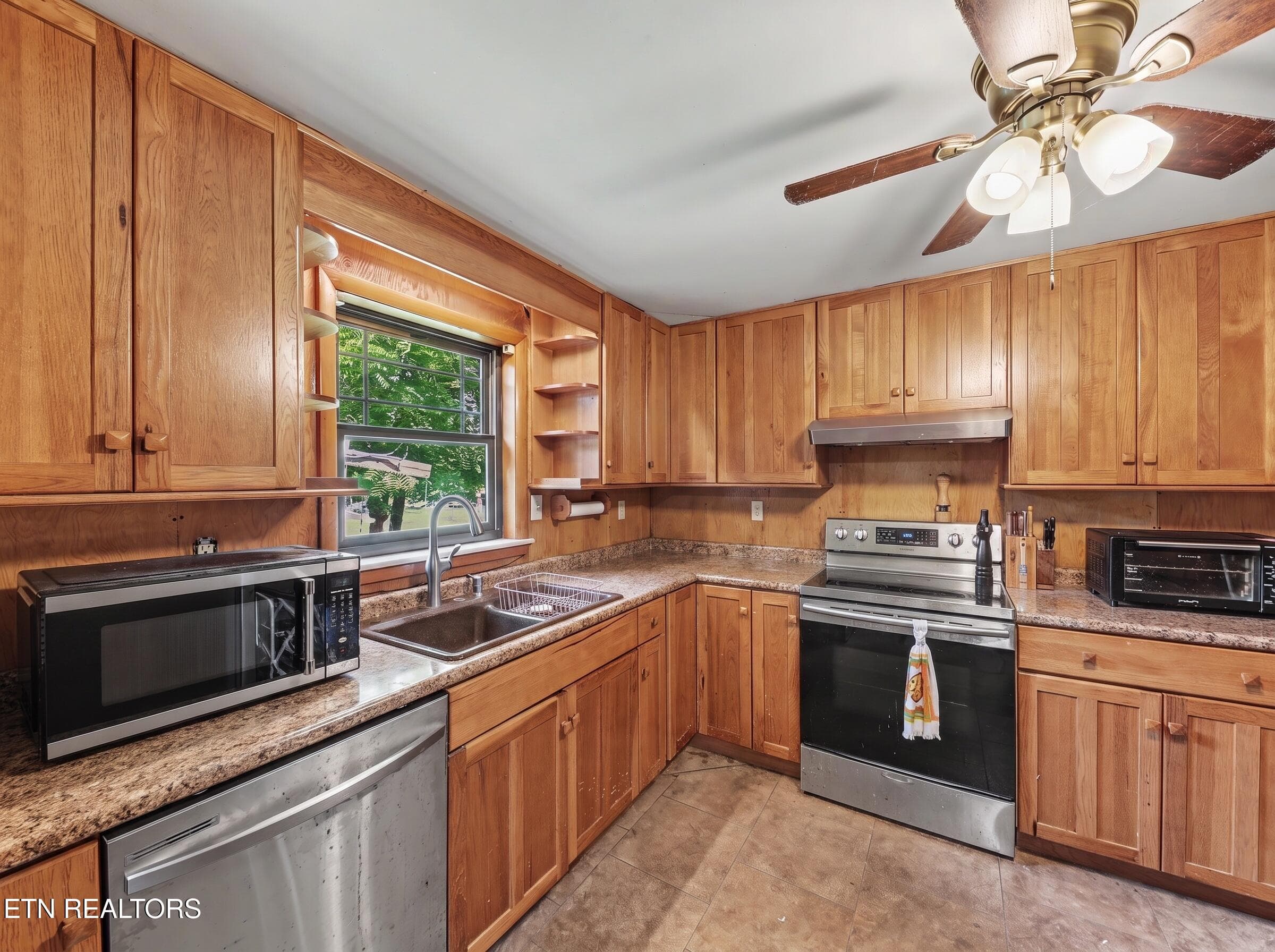 Kitchen - 134 Hodges Lane, Maryville, TN 37804