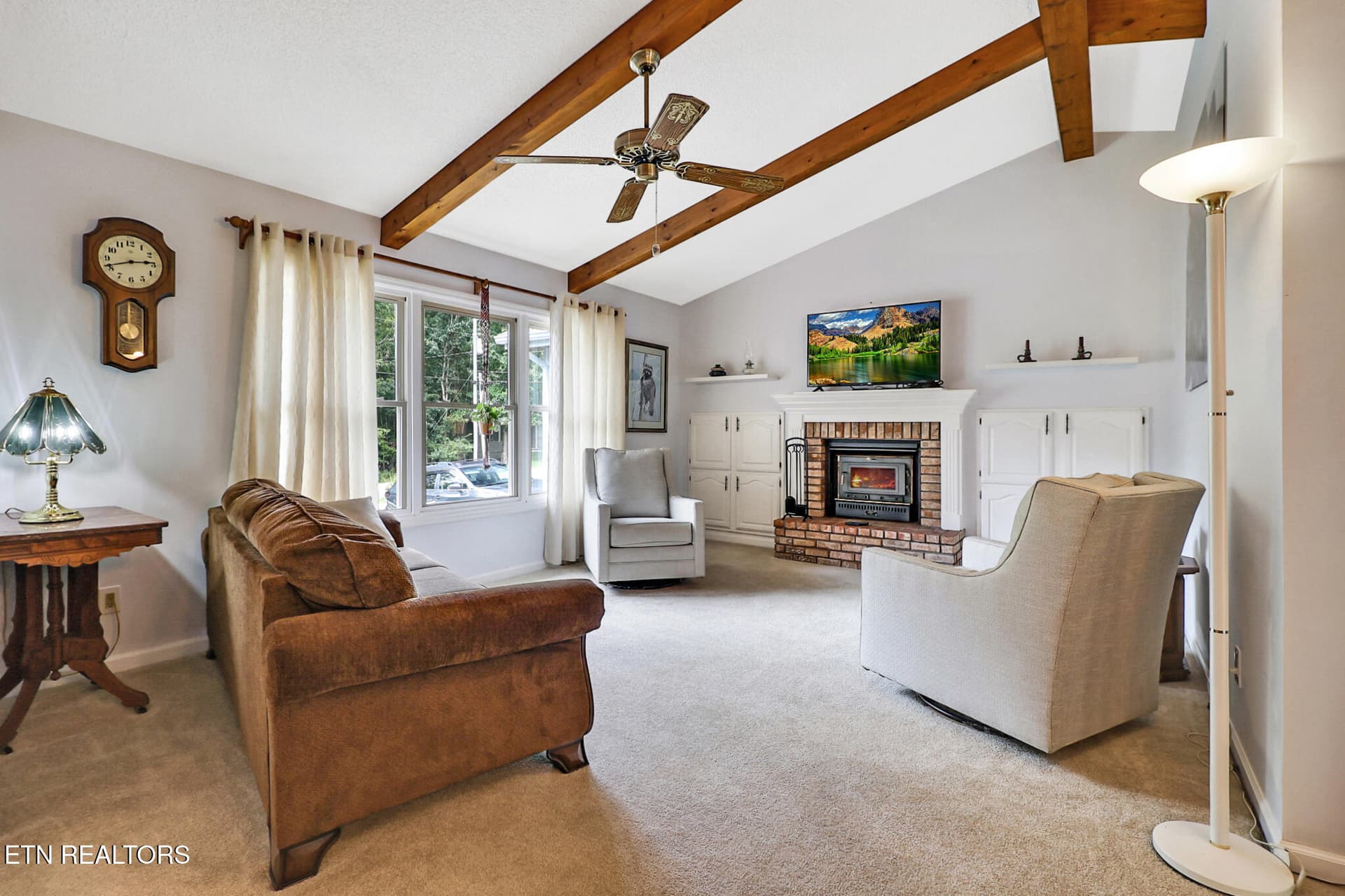 Living room - 163 & 159 Lakeside Drive, Crossville, TN 38558